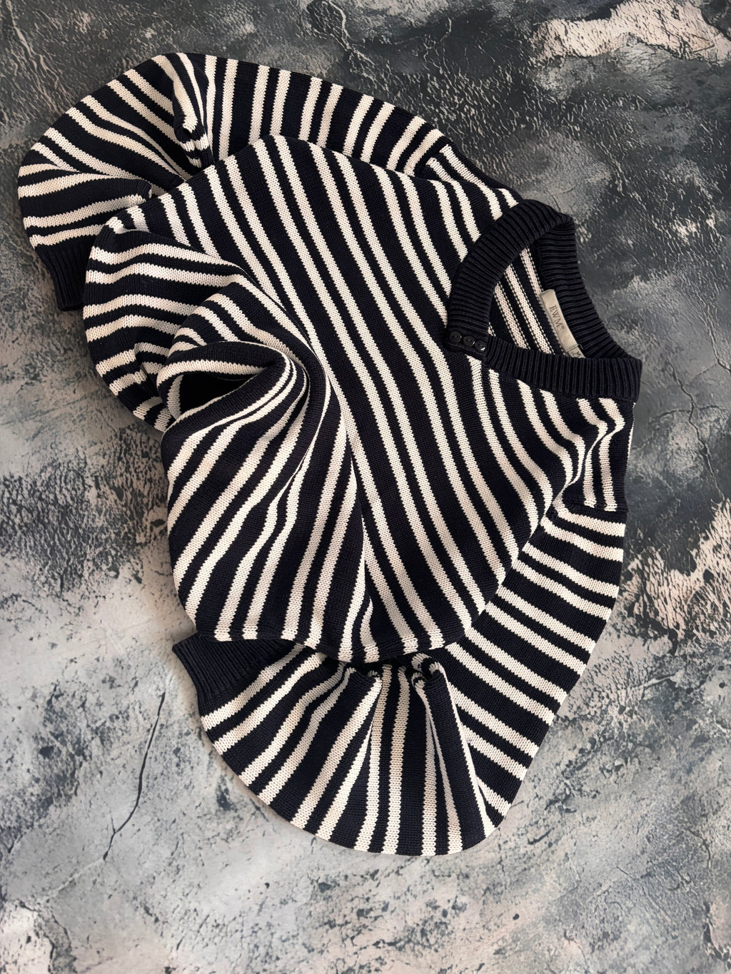 Sweter czarno biały w paski 100% bawełna