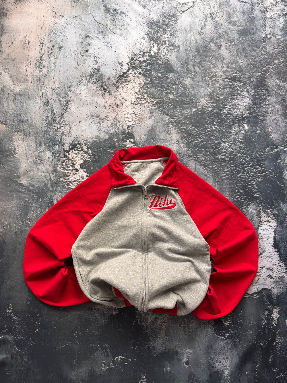 bluza hoodie zip Nike przylegający krój czerwono szara vintage