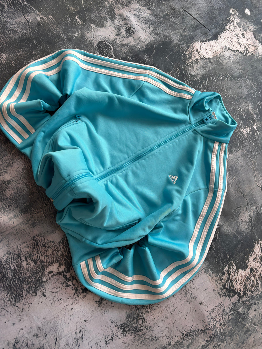 bluza zip adidas Tiffany blue w paski viralowa z tiktoka