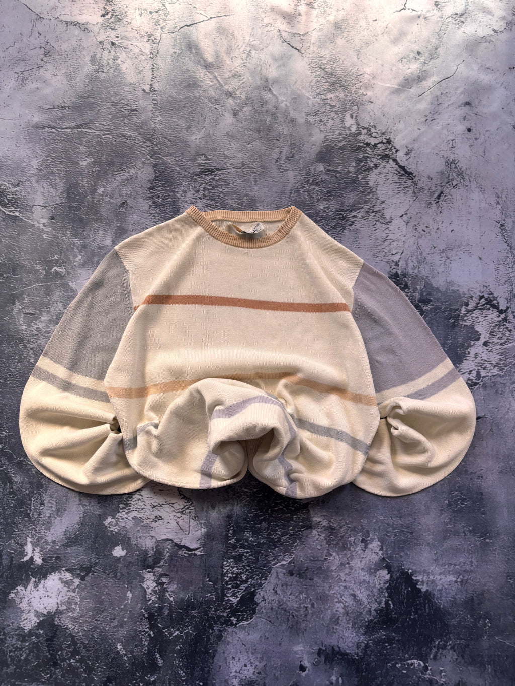 sweter w paski beżowy