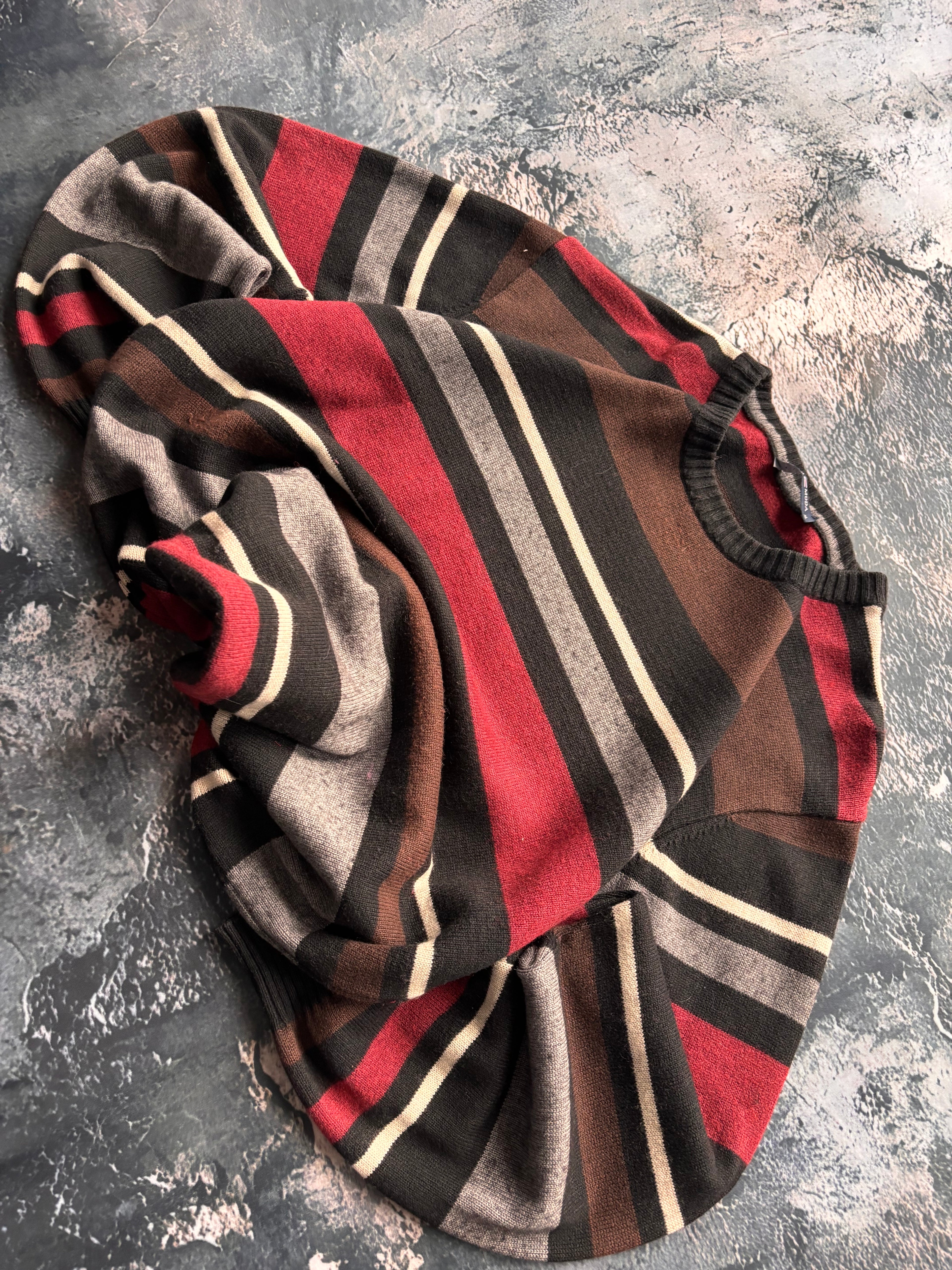 sweter burgundowo czarny