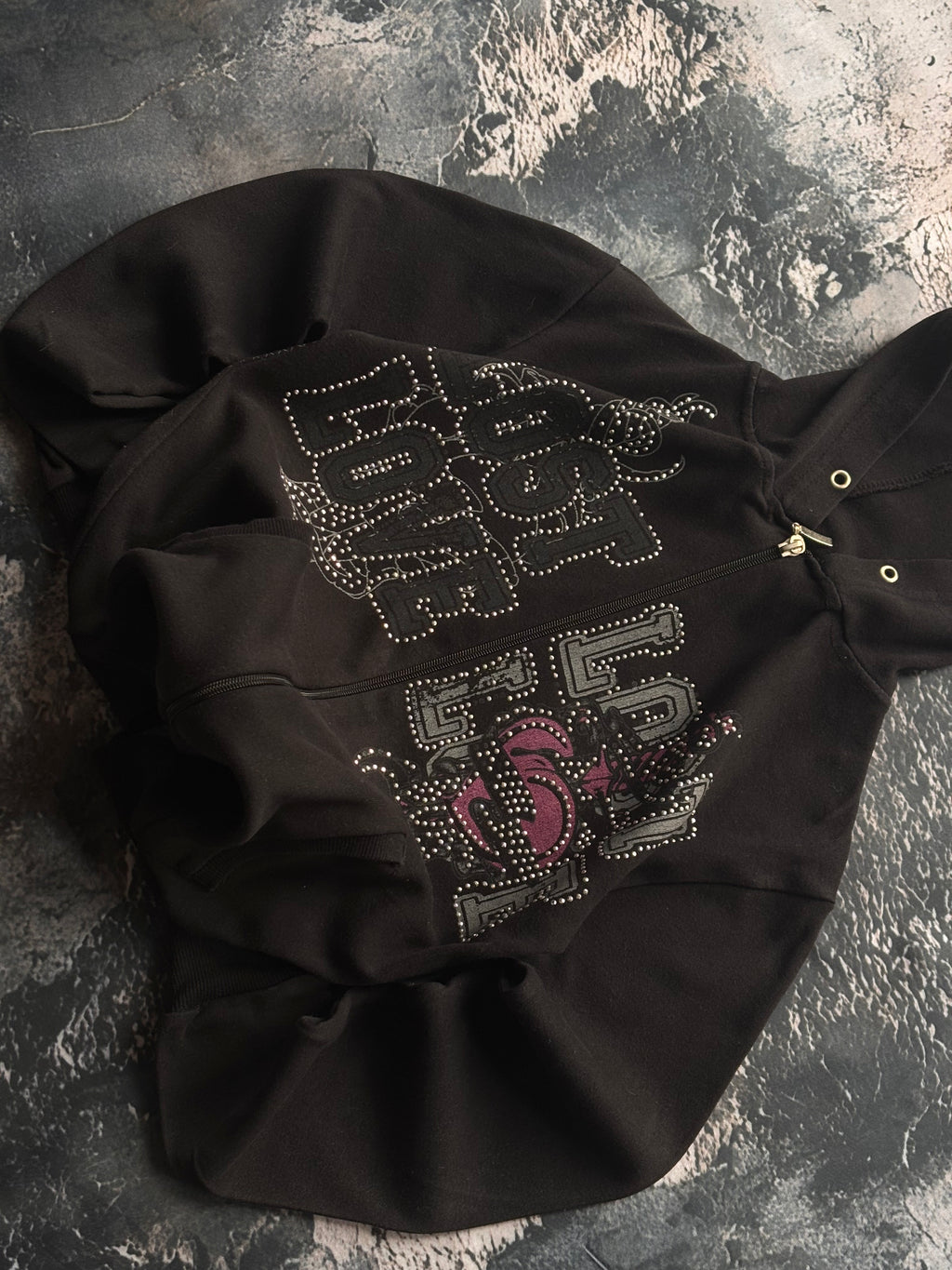 Bluza hoodie y2k lost love graphic czarna przylegający/prosty  krój