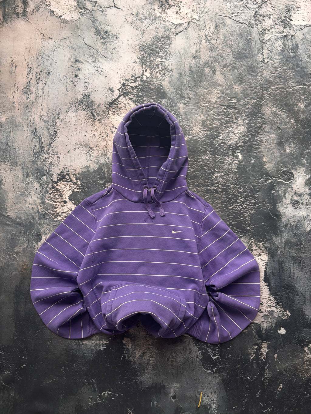 bluza hoodie nike fioletowa prosty krój w paski