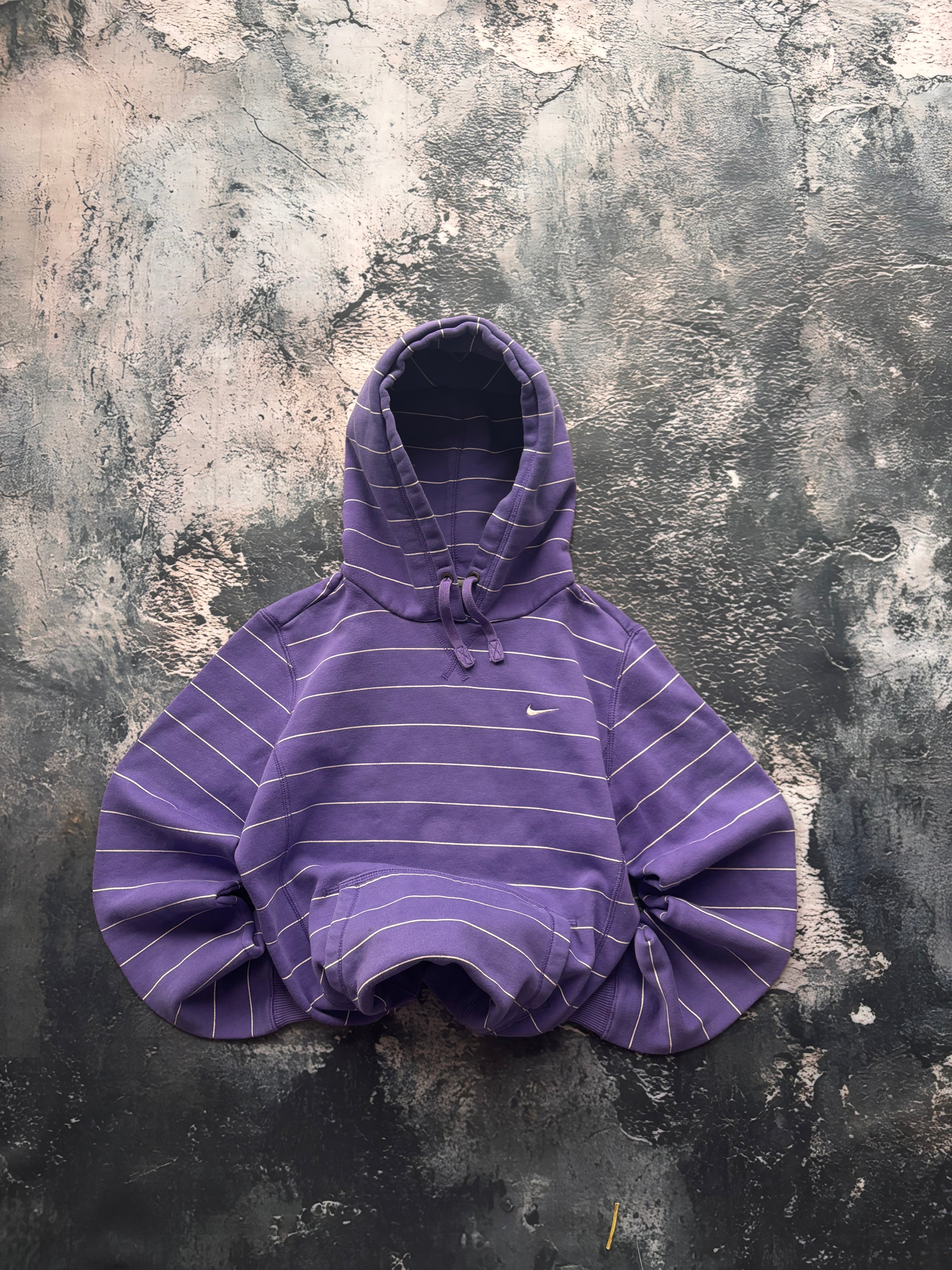 bluza hoodie nike fioletowa prosty krój w paski