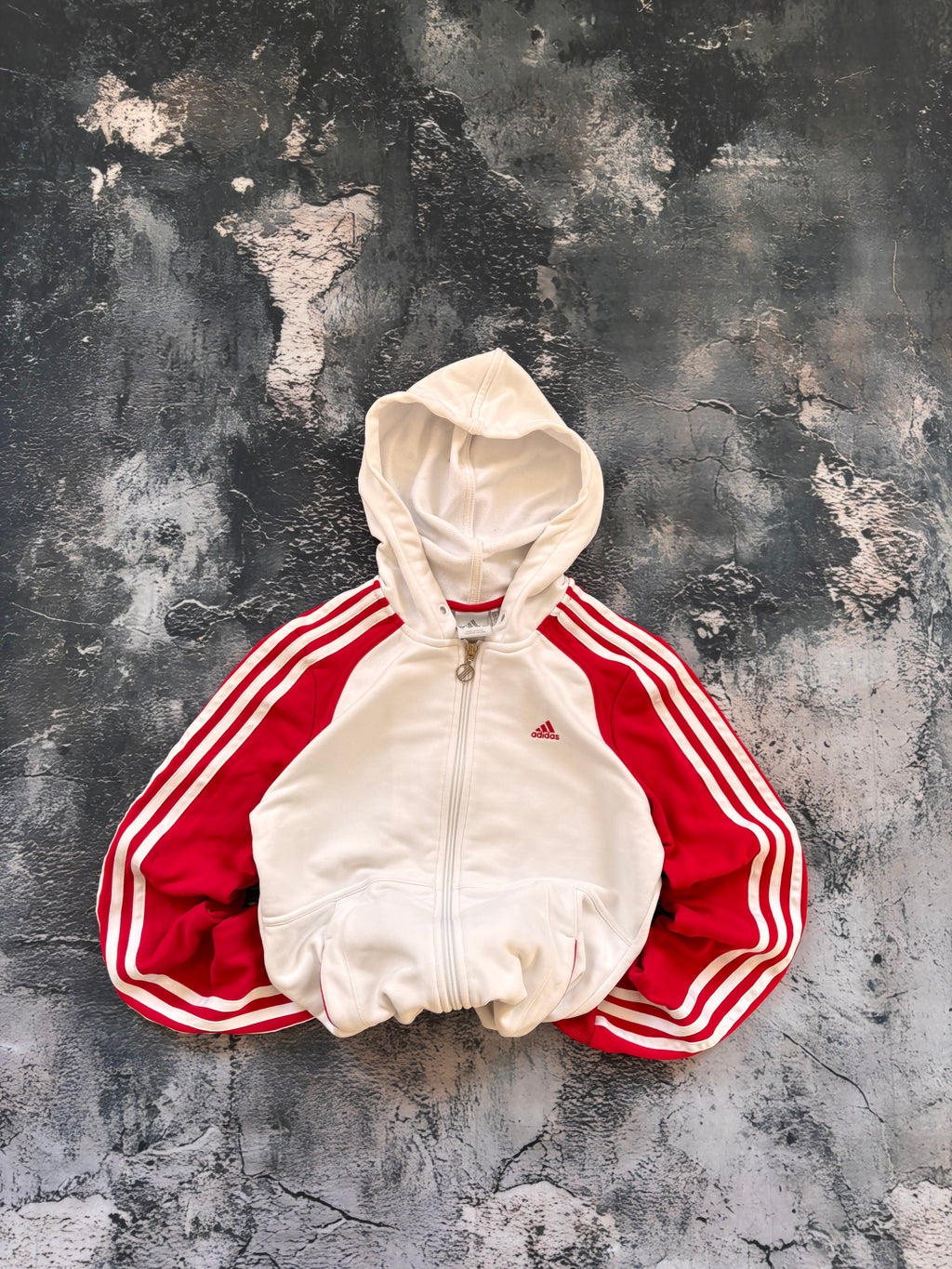 Bluza adidas w paski stripes prosty krój biało czerwona