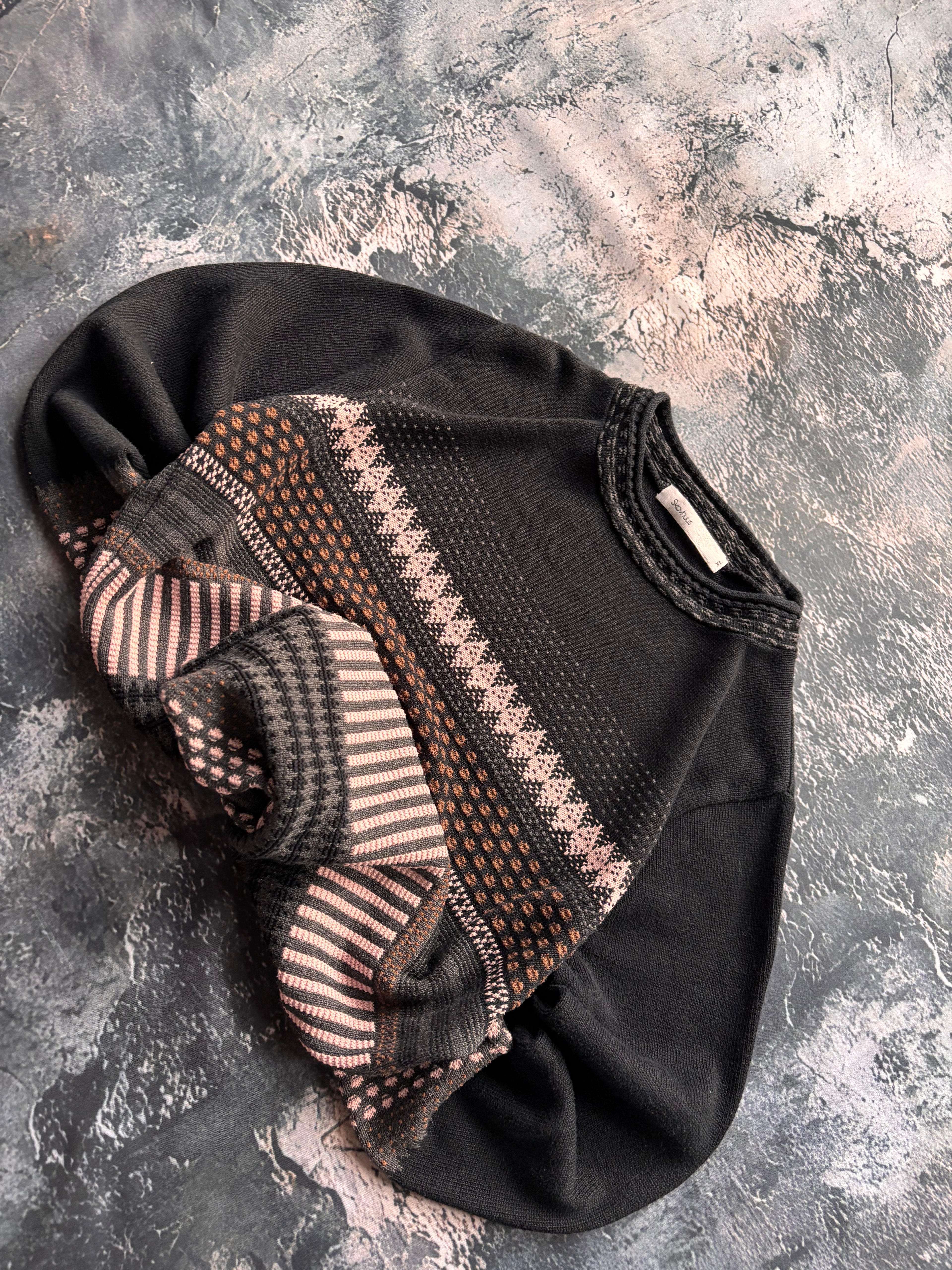 Sweter czarny texture s