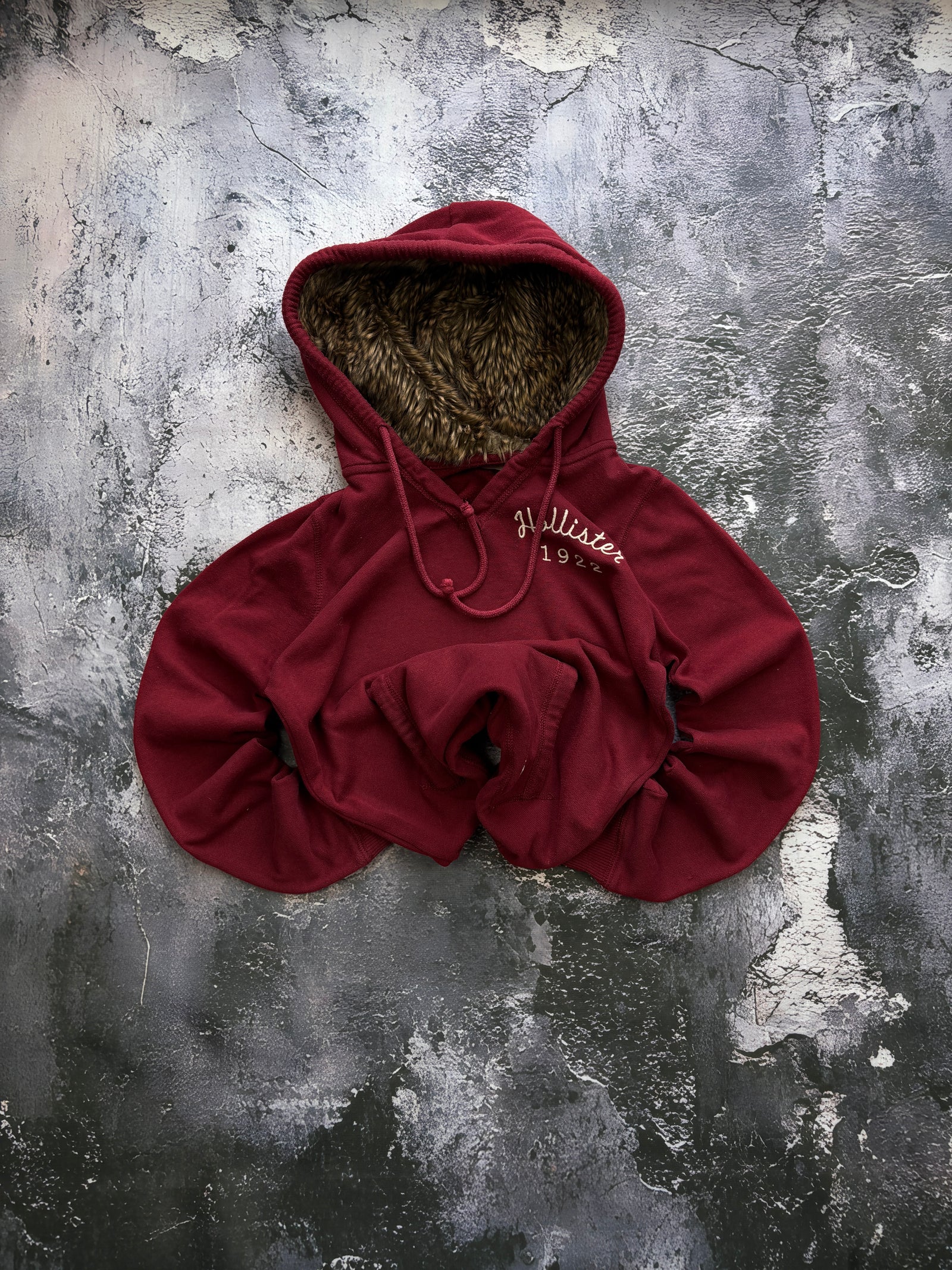 BLUZA HOODIE HOLLISTER CZERWONA RED Z WŁOSEM TREND UNIKATOWA