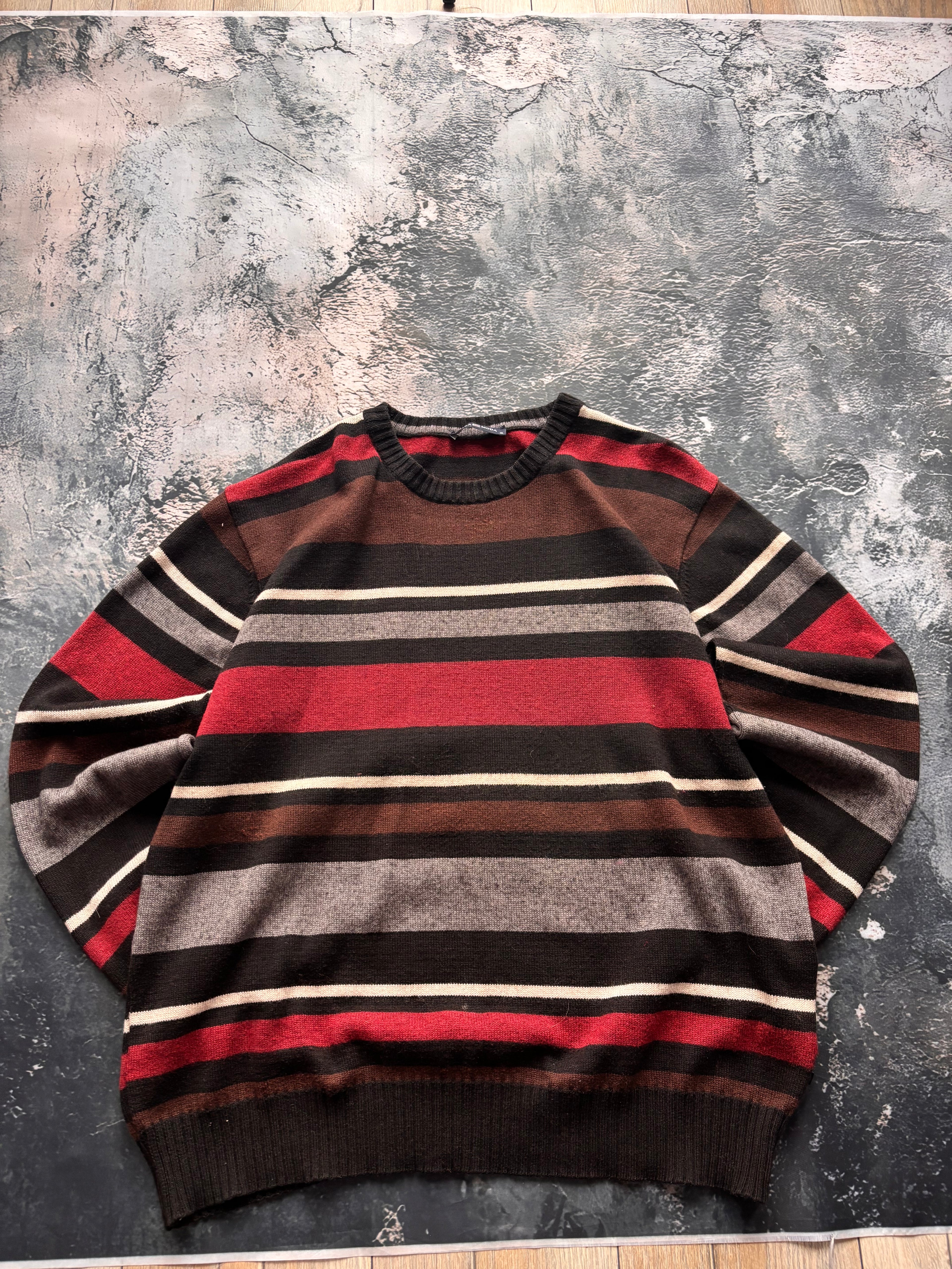 sweter burgundowo czarny