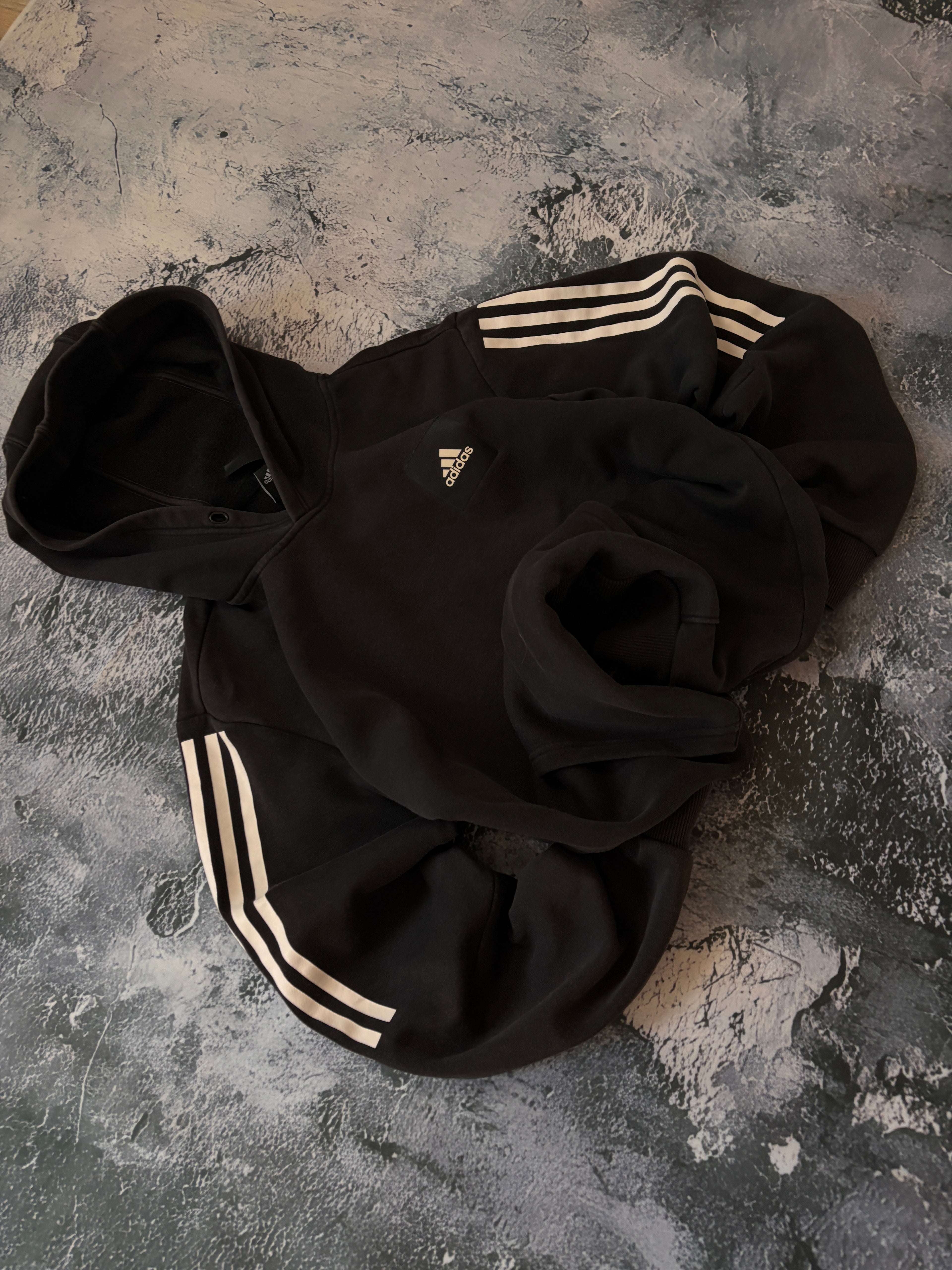 bluza hoodie basic Adidas logo w paski