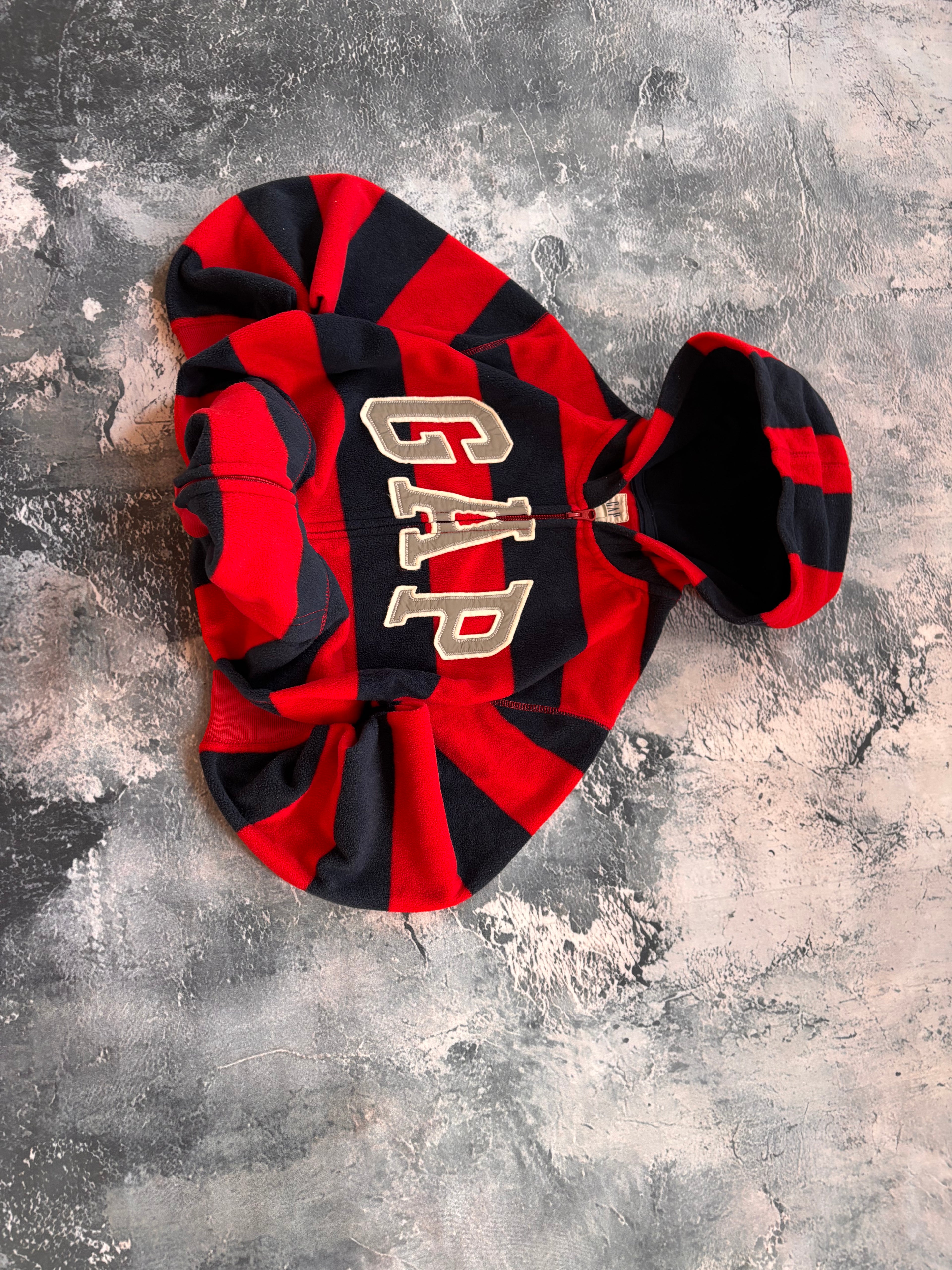 Bluza gap polar prosty krój czerwono granatowa