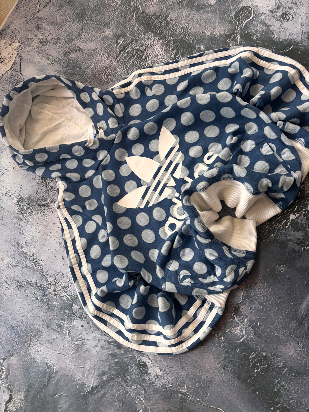 bluza hoodie w kropki viral tiktok trend prosty krój unikat vintage
