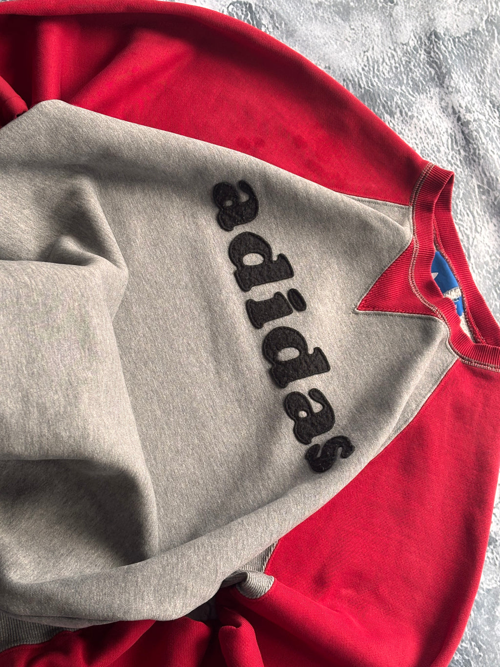 Bluza hoodie crewneck ADIDAS szaro czerwony