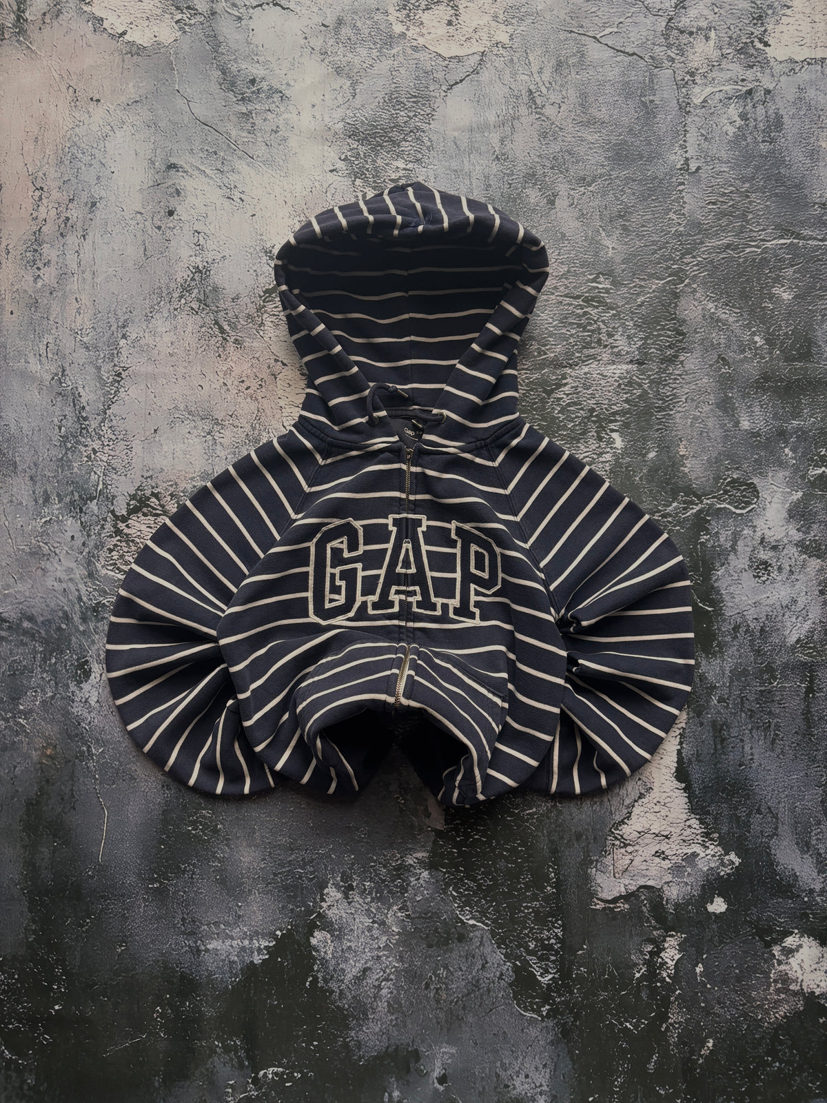 bluza hoodie GAP W PASKI unikatowa trend tiktok american streetwear klasyk granatowa
