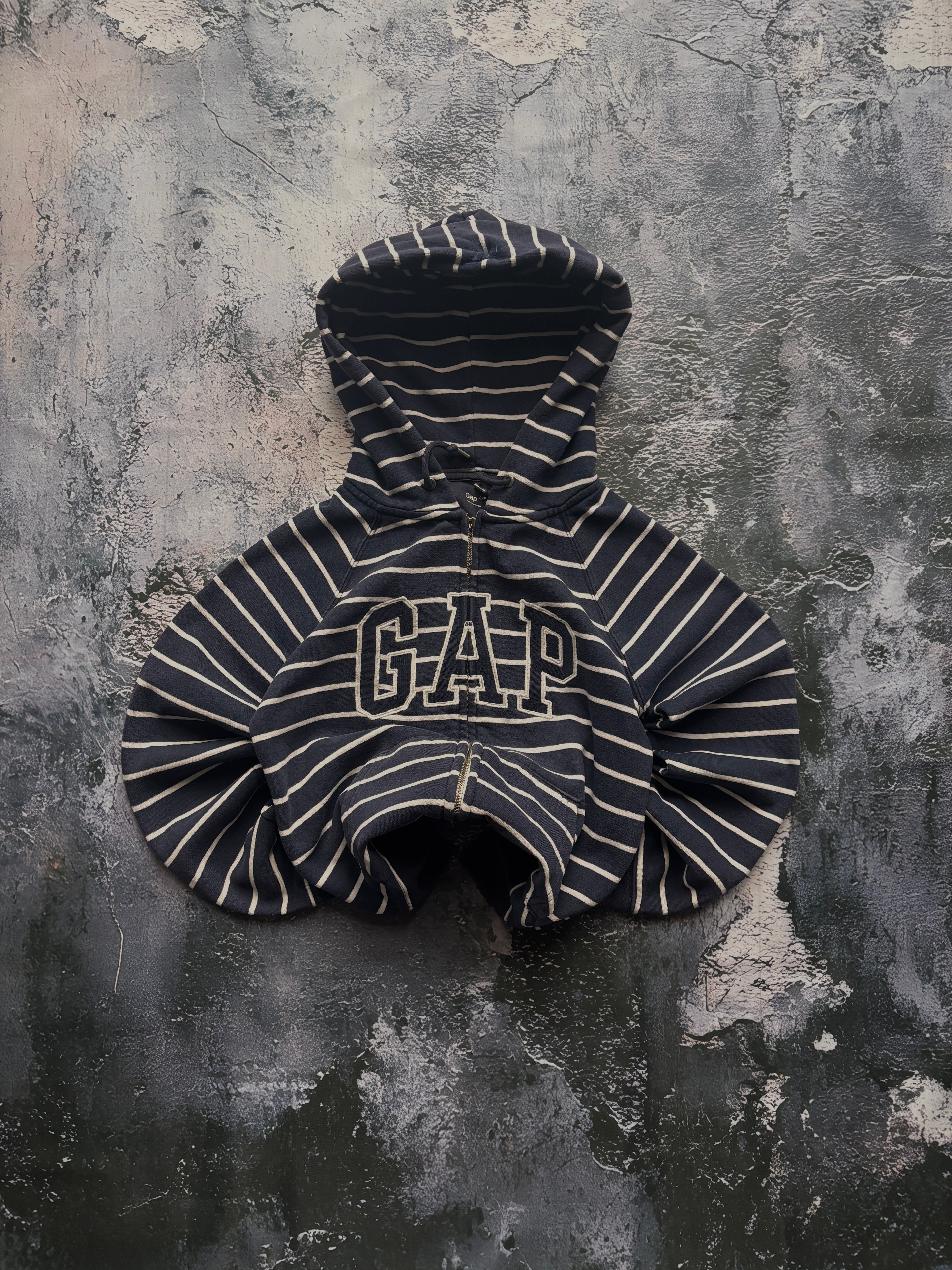bluza hoodie GAP W PASKI unikatowa trend tiktok american streetwear klasyk granatowa