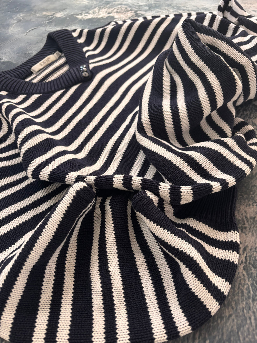 Sweter czarno biały w paski 100% bawełna