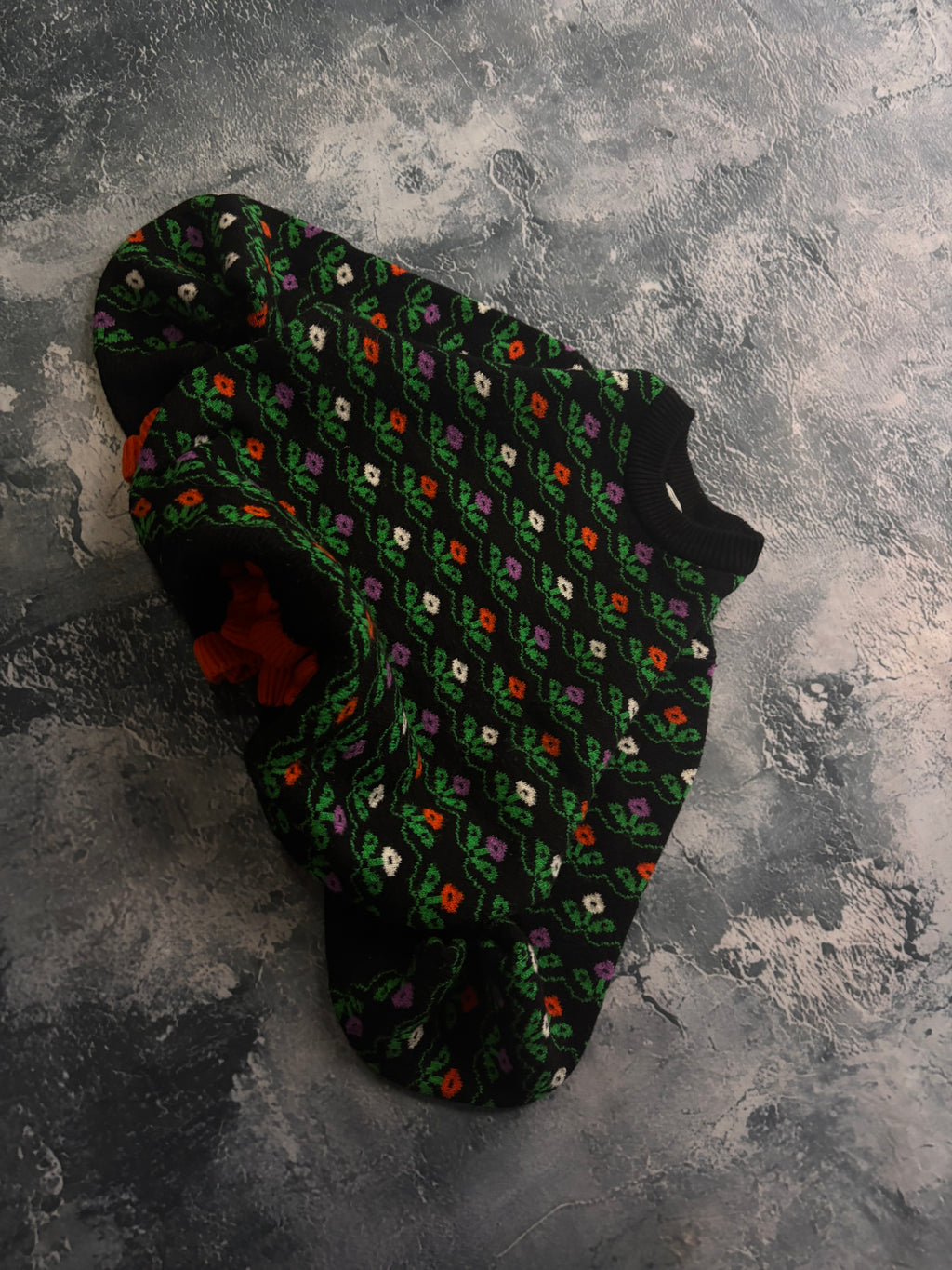 Sweter kwiecisty prosty krój vintage