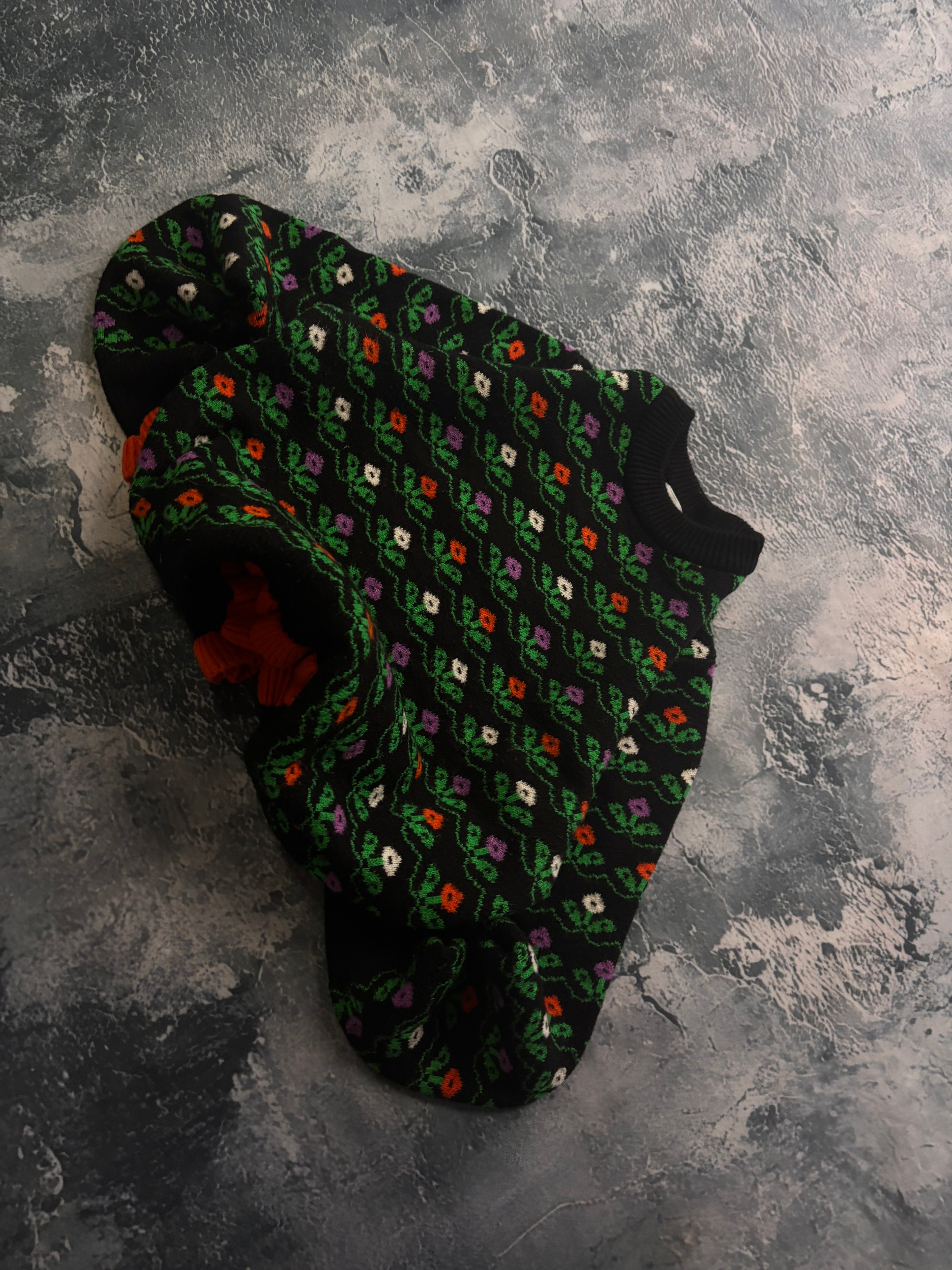 Sweter kwiecisty prosty krój vintage