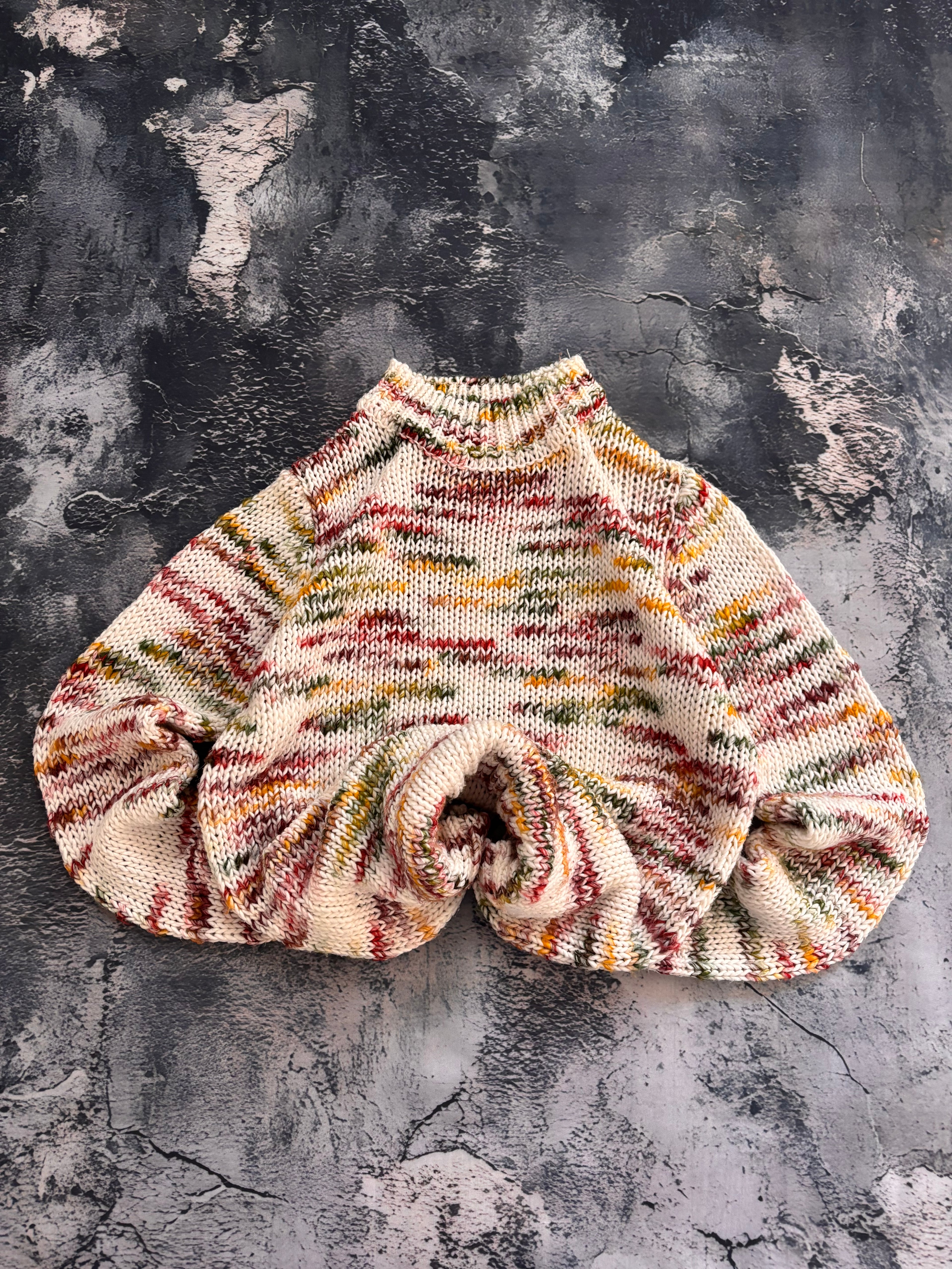 Sweter multicolor biały oversize