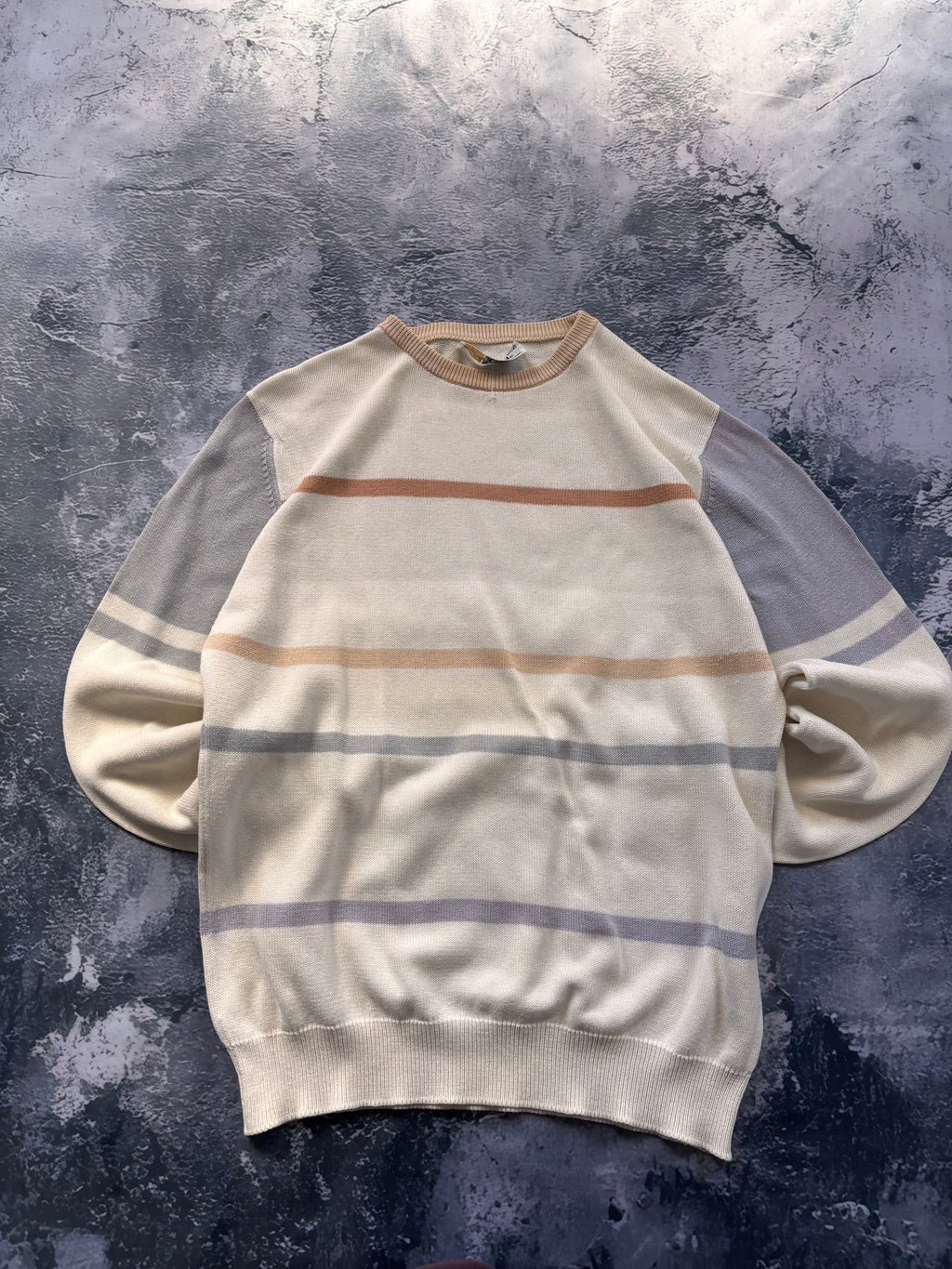 sweter w paski beżowy