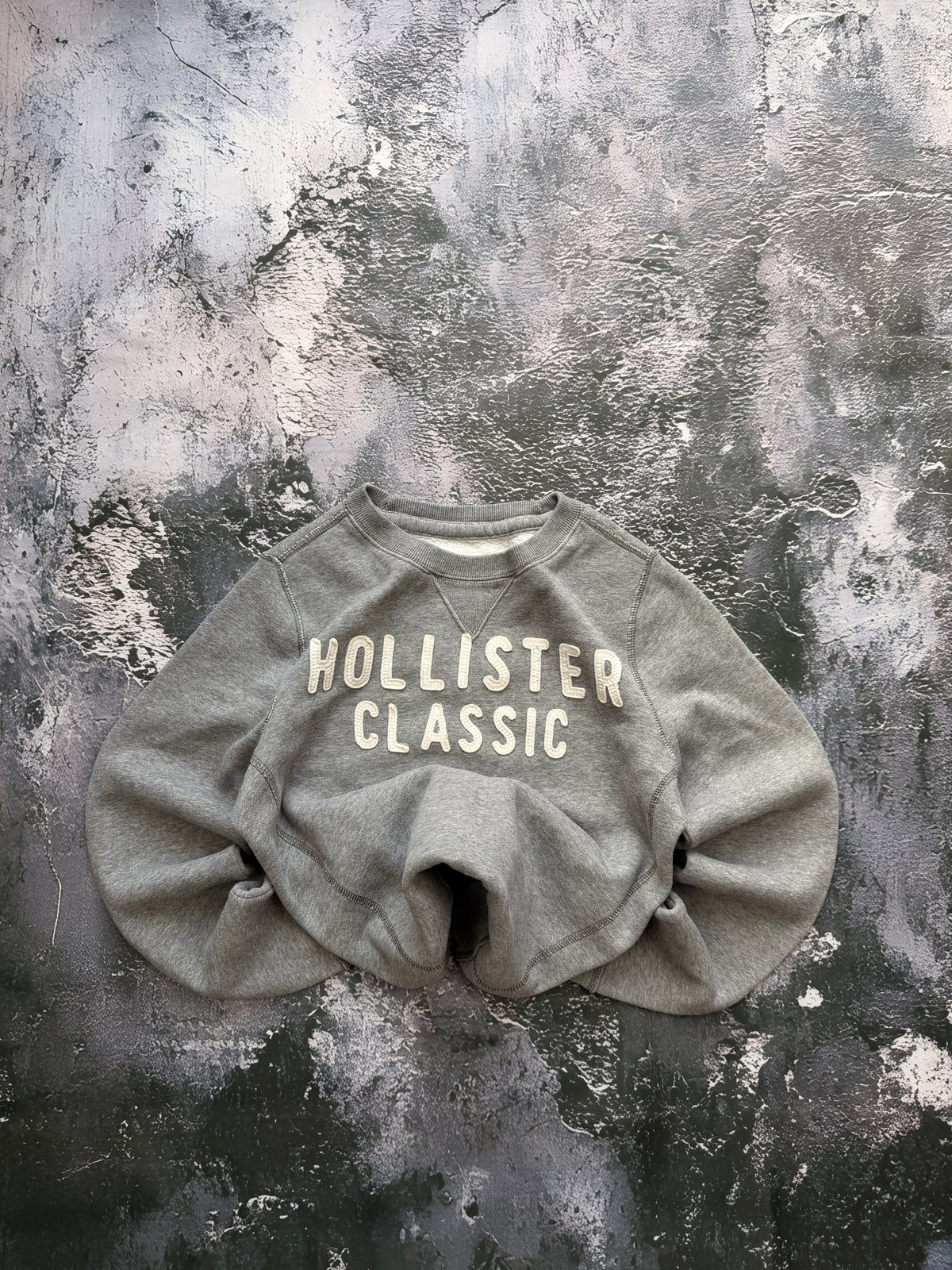 BLUZA CREWNECK HOLLISTER KLASYCZNA RETRO SZARA GREY AMERICAN STREETWEAR PROSTY KRÓJ