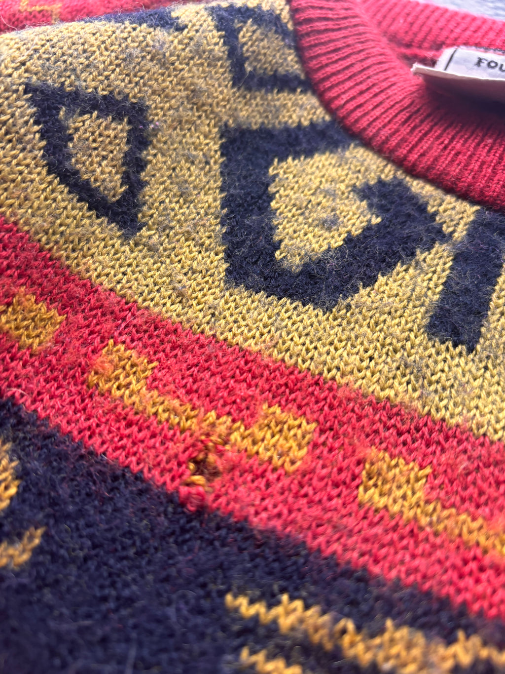 sweter vintage pomarańcz texture we wzory