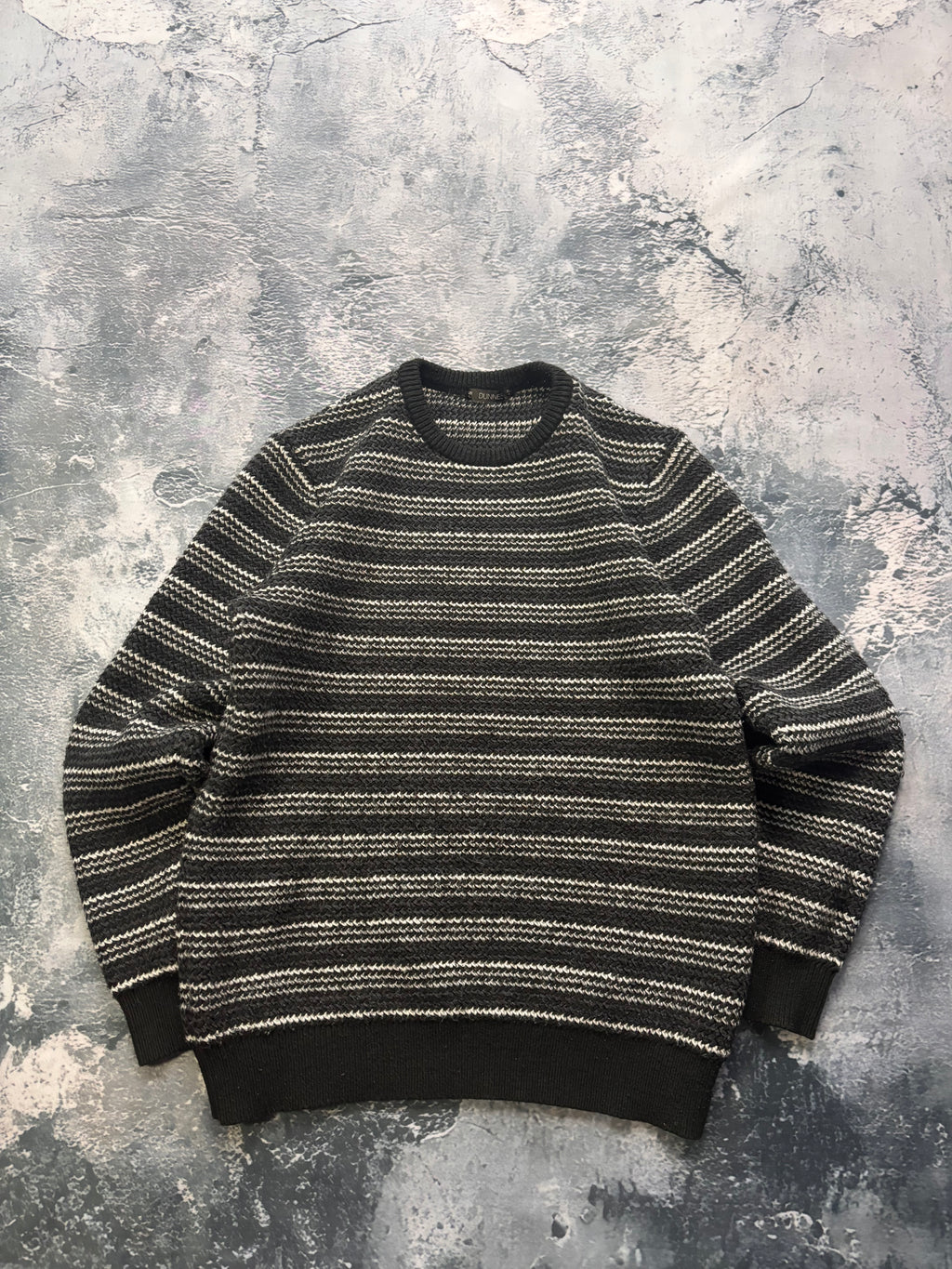 Sweter czarno biały