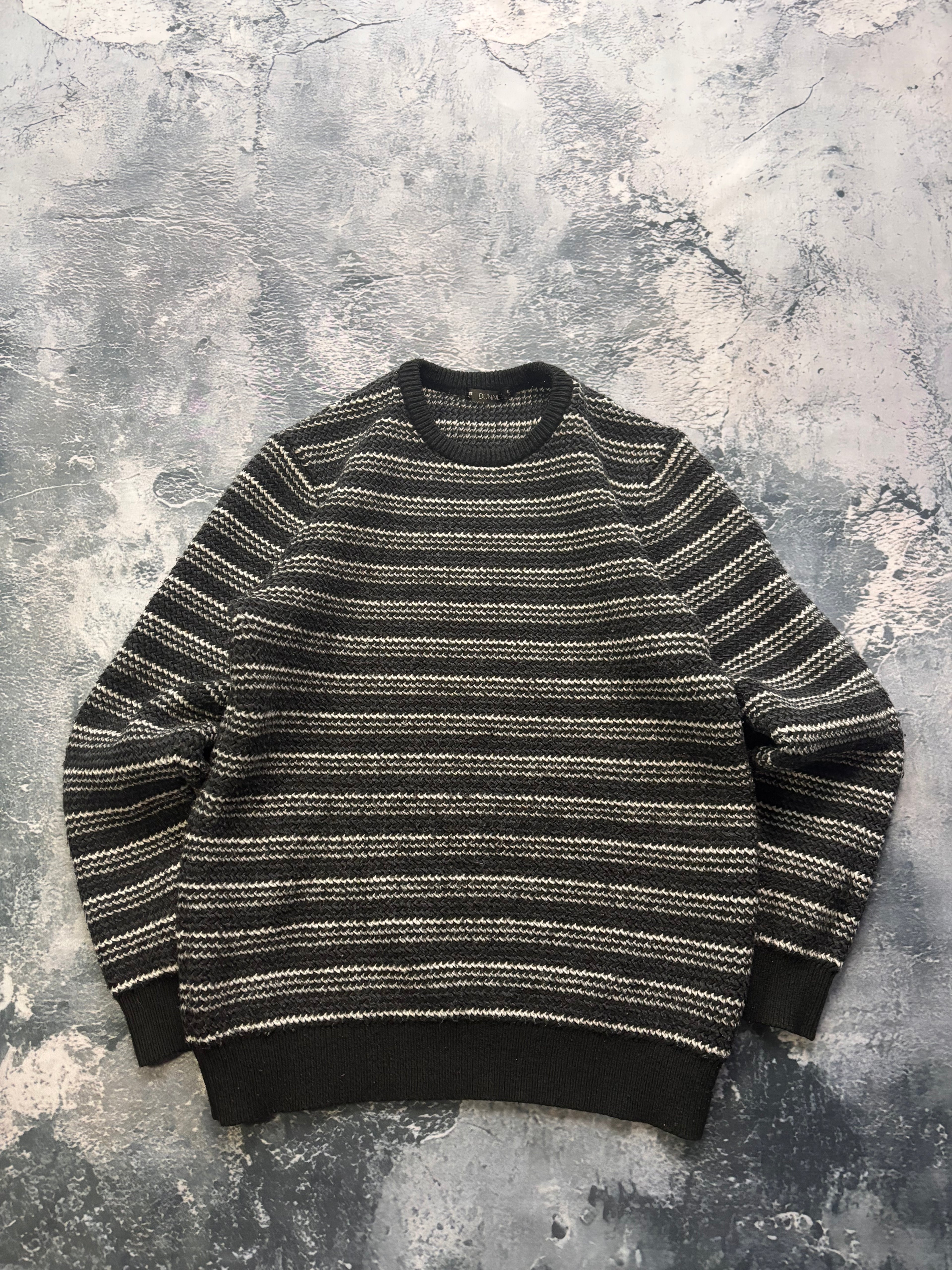 Sweter czarno biały