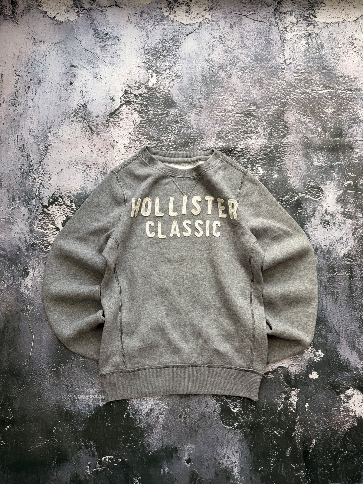 BLUZA CREWNECK HOLLISTER KLASYCZNA RETRO SZARA GREY AMERICAN STREETWEAR PROSTY KRÓJ