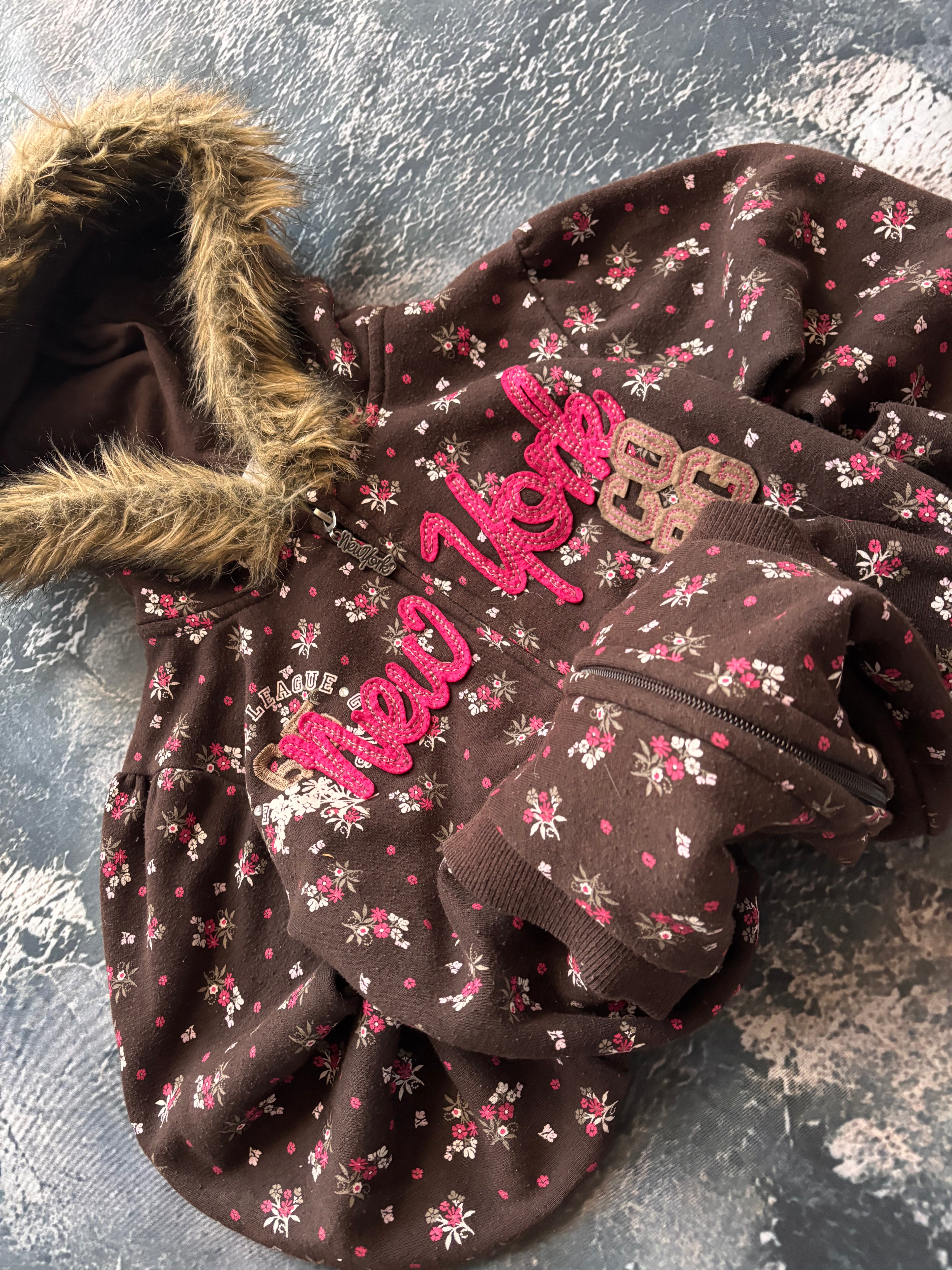 bluza hoodie obcisła przylegający krój zip y2l new york