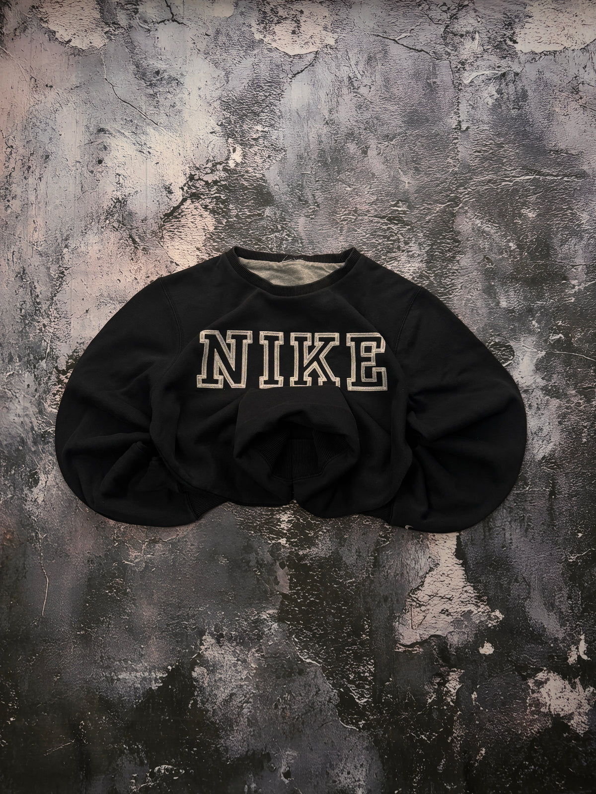 BLUZA CREWNECK NIKE RETRO 90S CZARNA HAFT LOGO