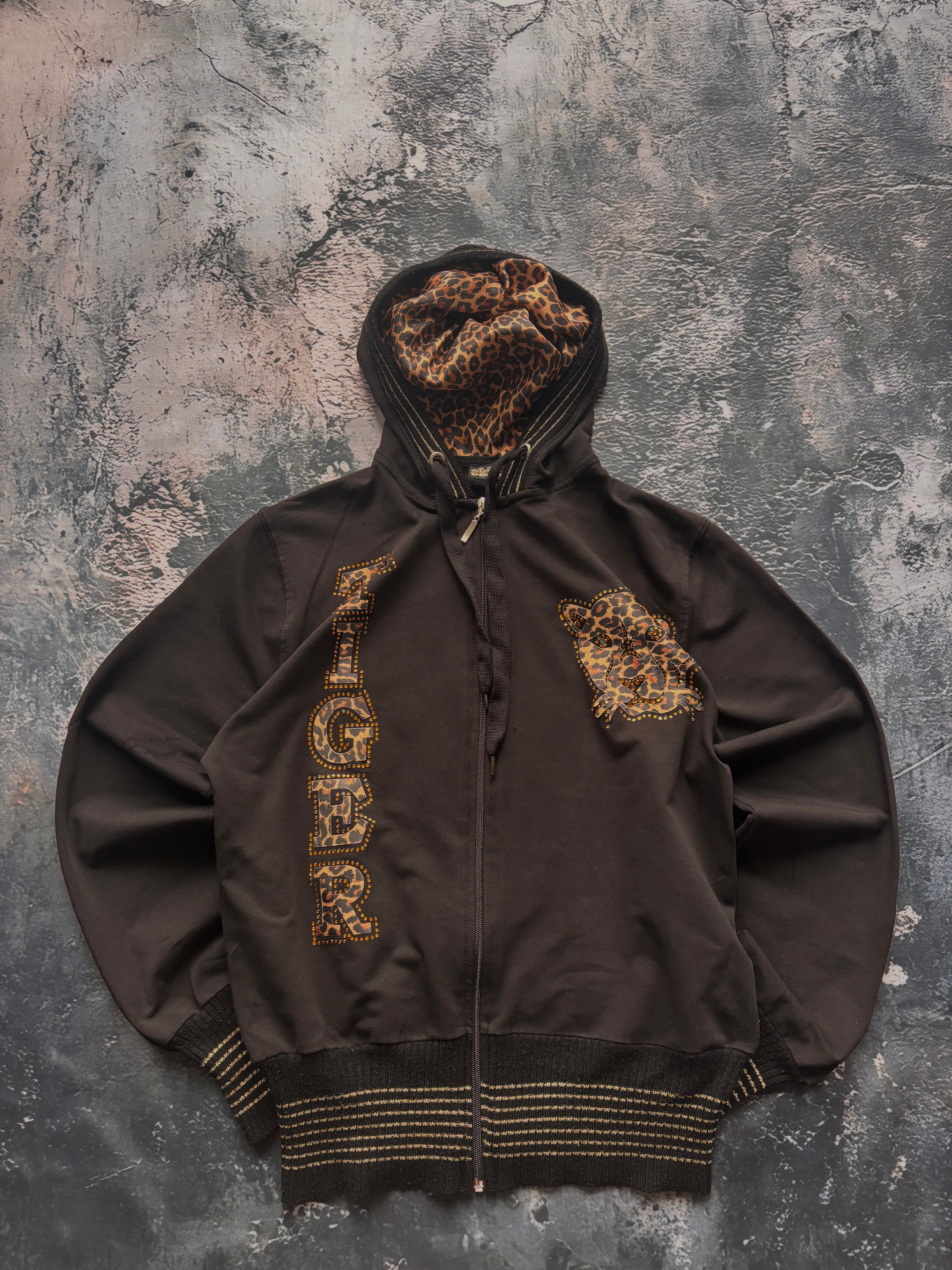 bluza hoodie Tiger przylegający krój