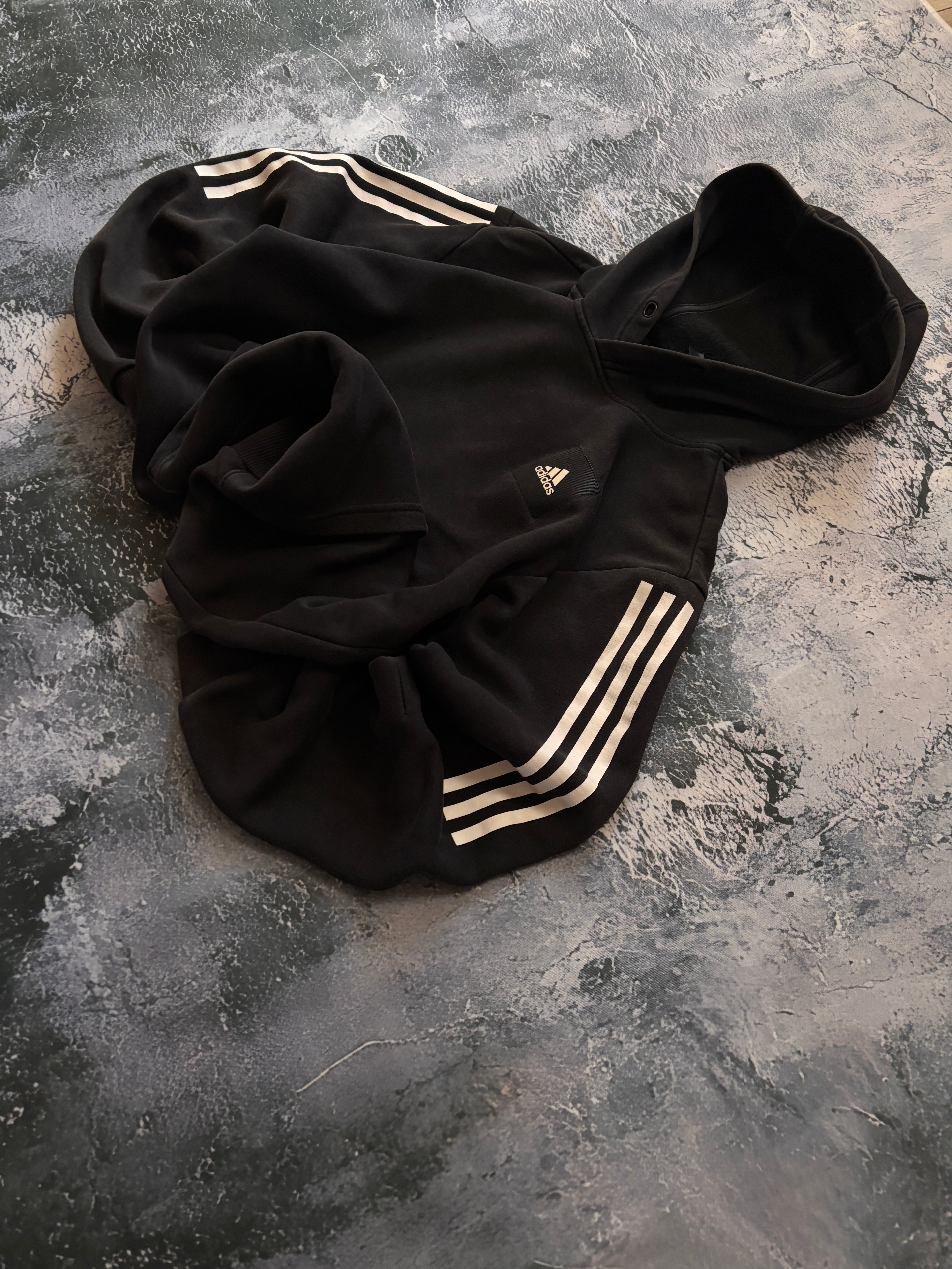 bluza hoodie basic Adidas logo w paski