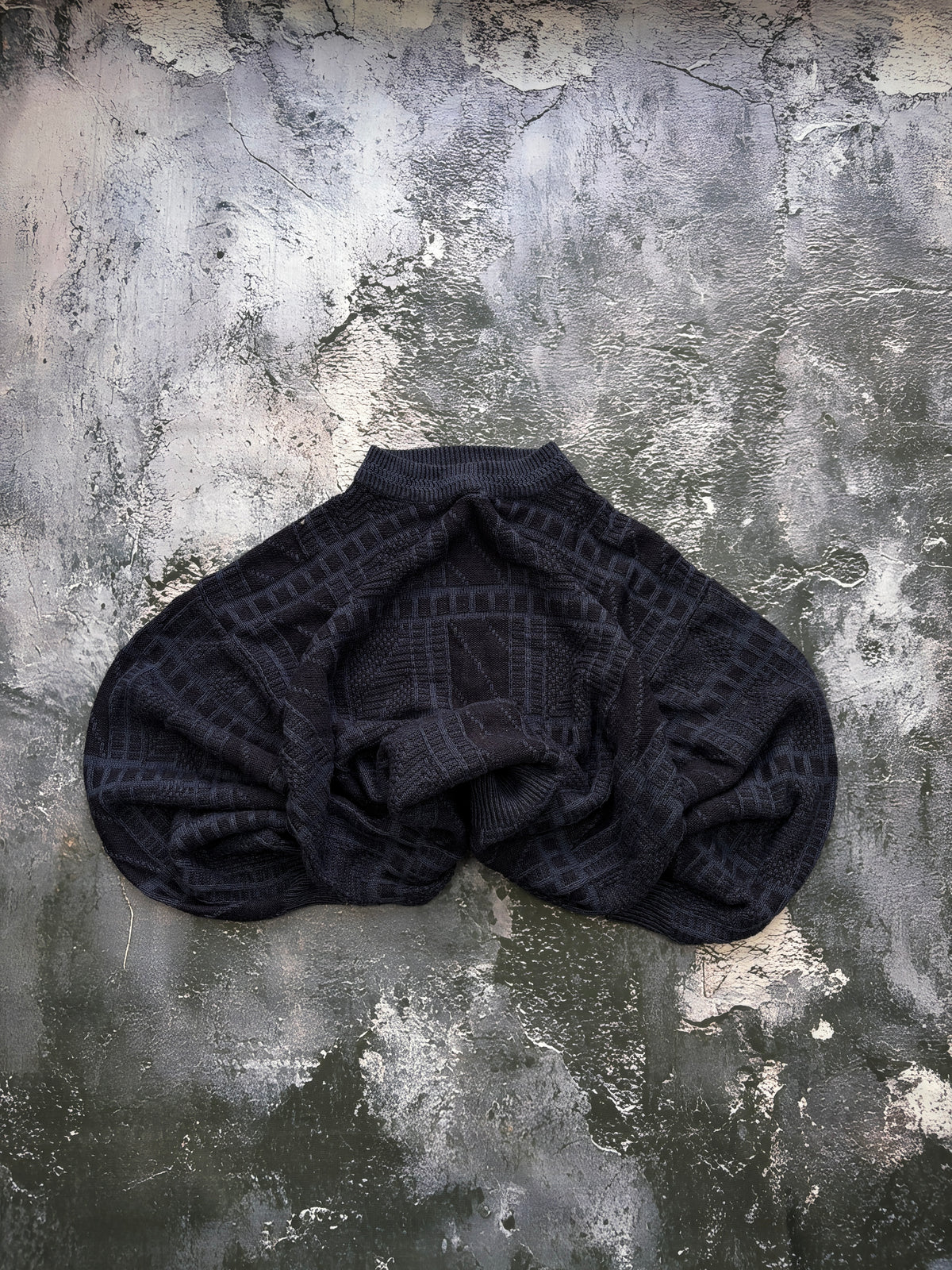 SWETER TEXTURE RETRO GRANATOWY OVERSIZE