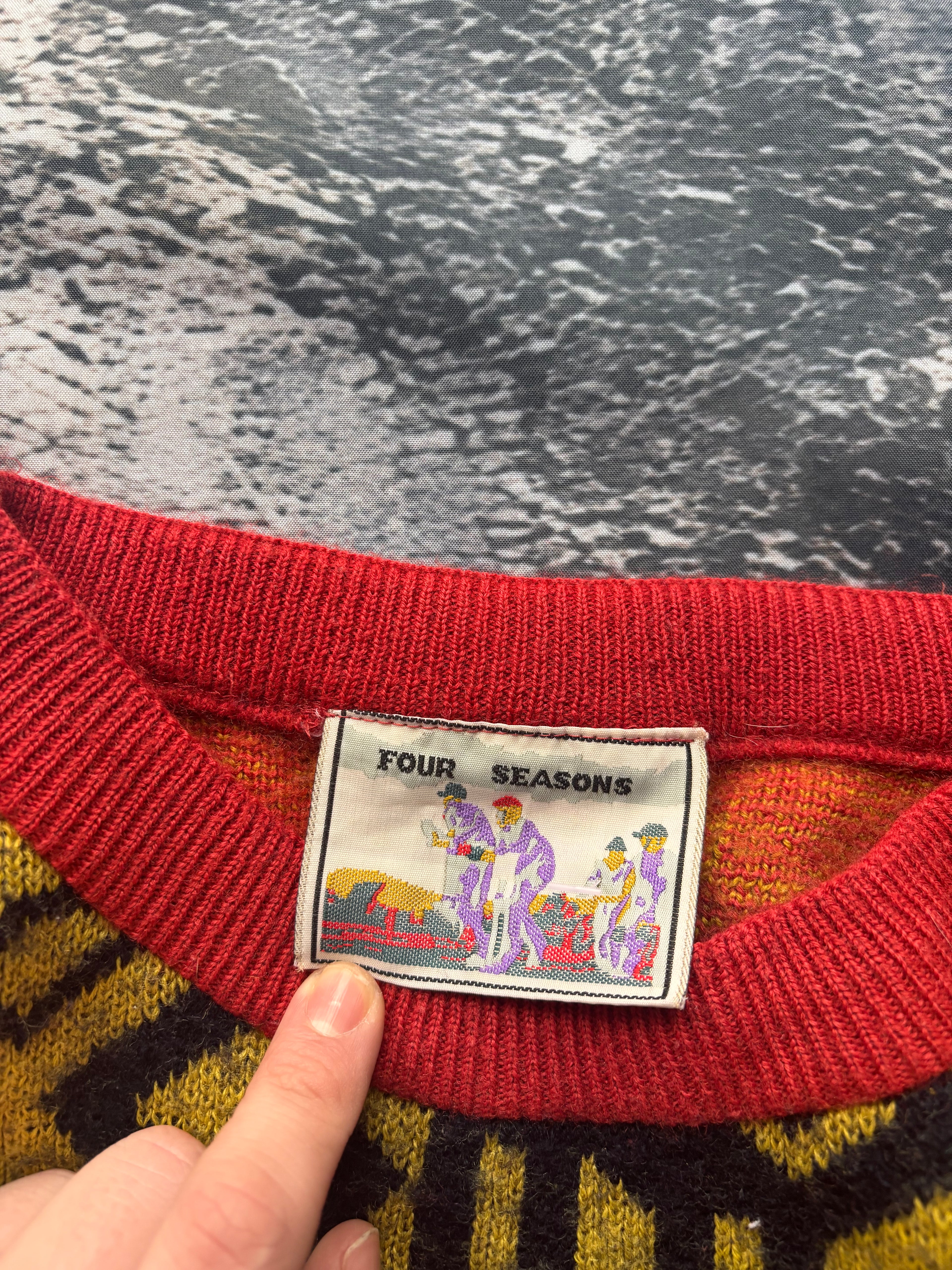 sweter vintage pomarańcz texture we wzory