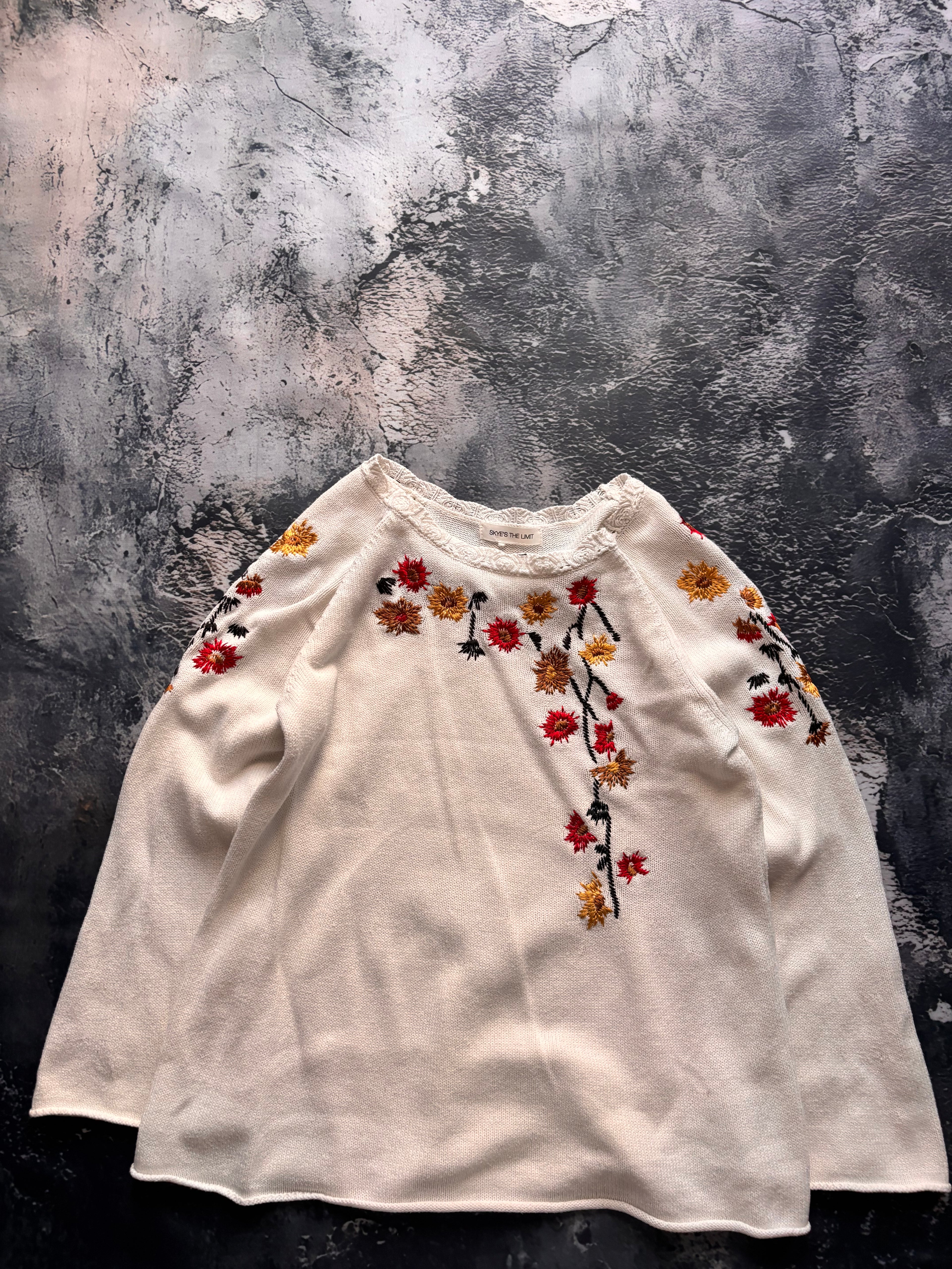 sweter kwiecisty biały rozmiar S