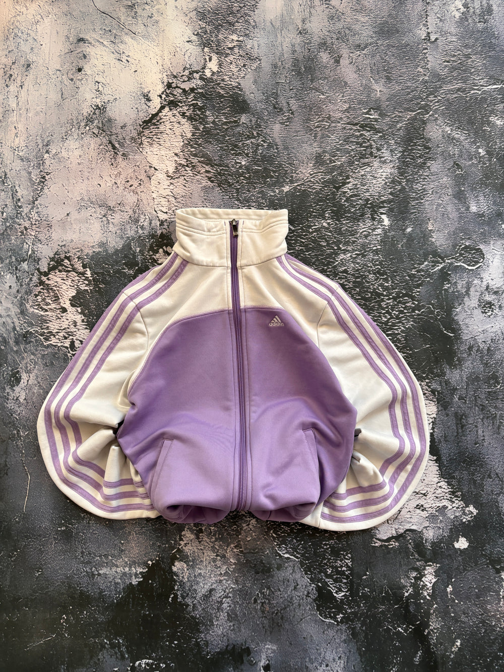 bluza zip adidas fioletowo biała prosty krój