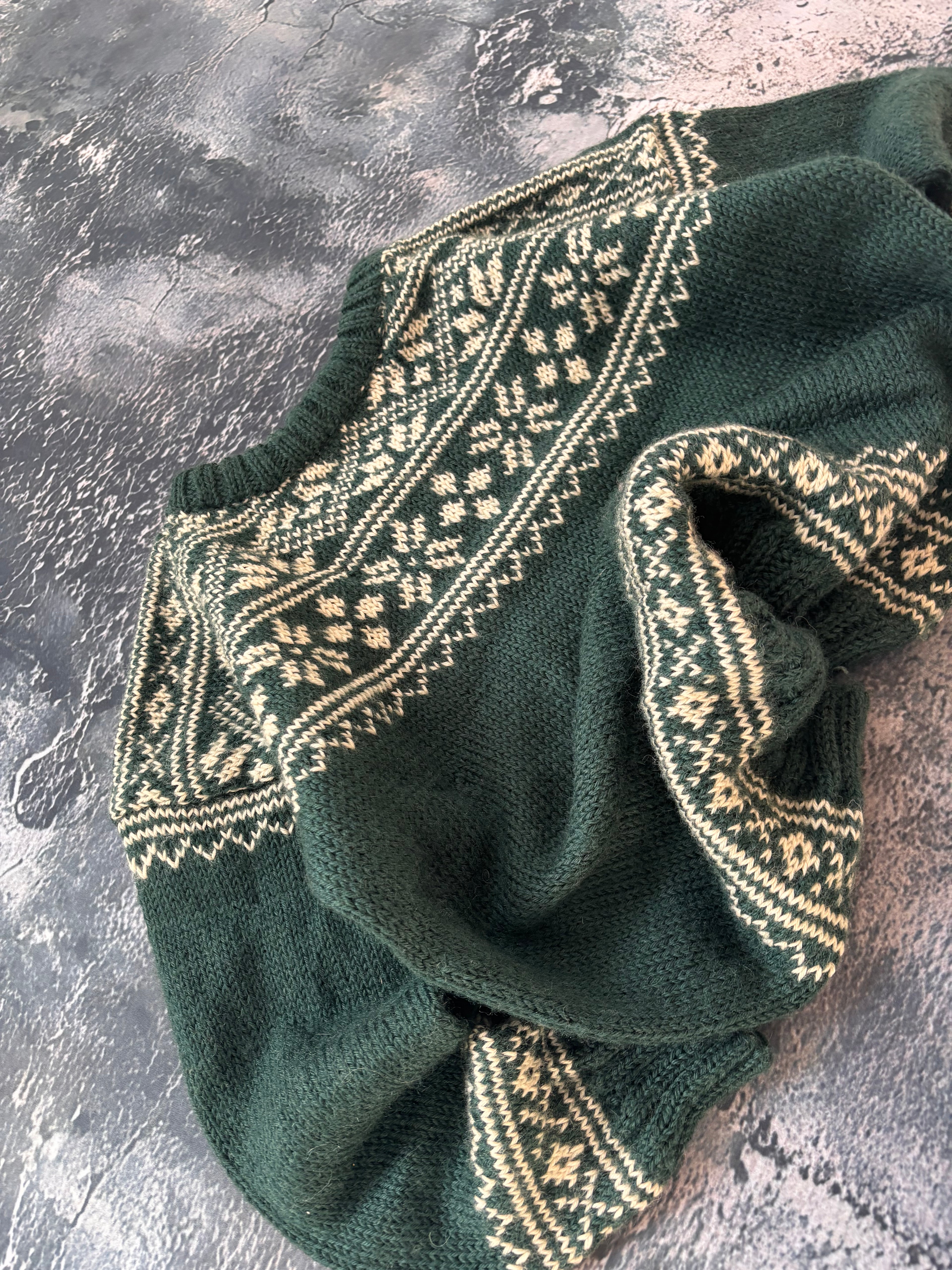 Sweter zielony prosty kroj vintage