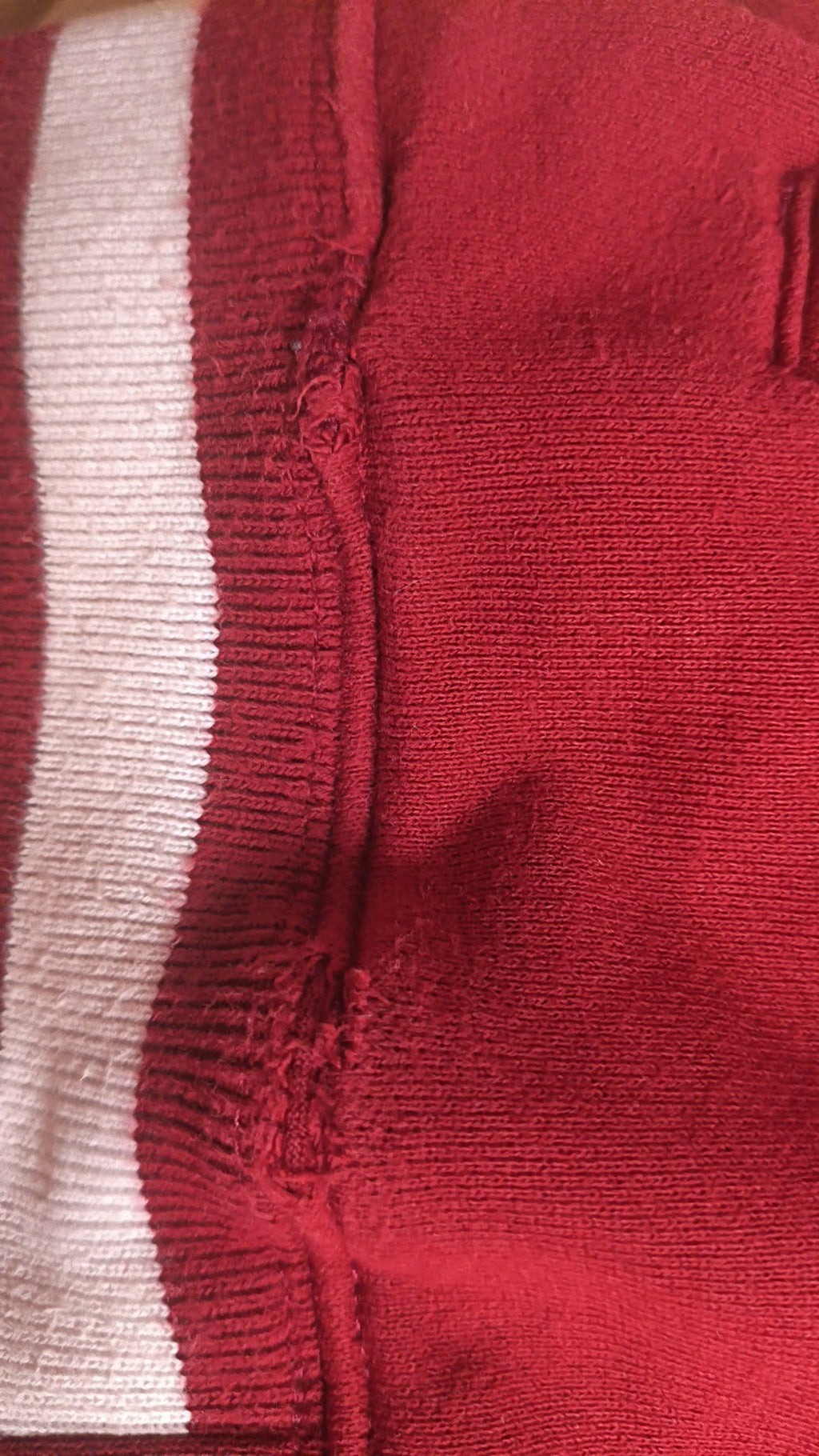 bluza nike prosty krój red w haftami i kołnierzykiem