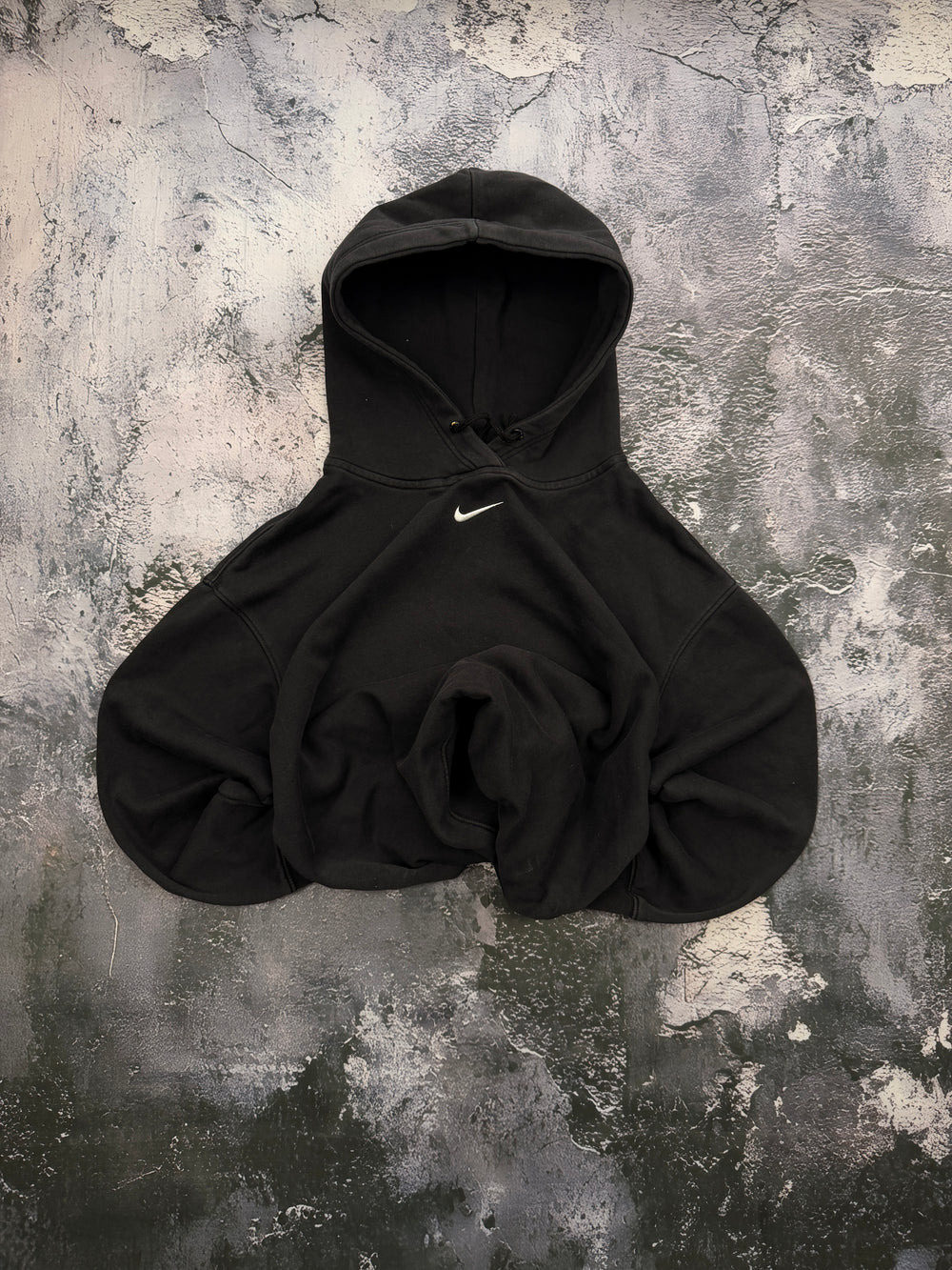 Bluza Nike czarna z kapturem – krój prosty – M