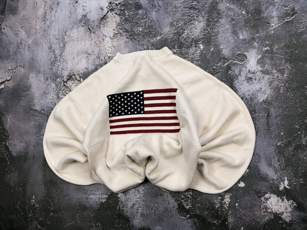 Sweter kremowy z flagą USA – krój prosty – L