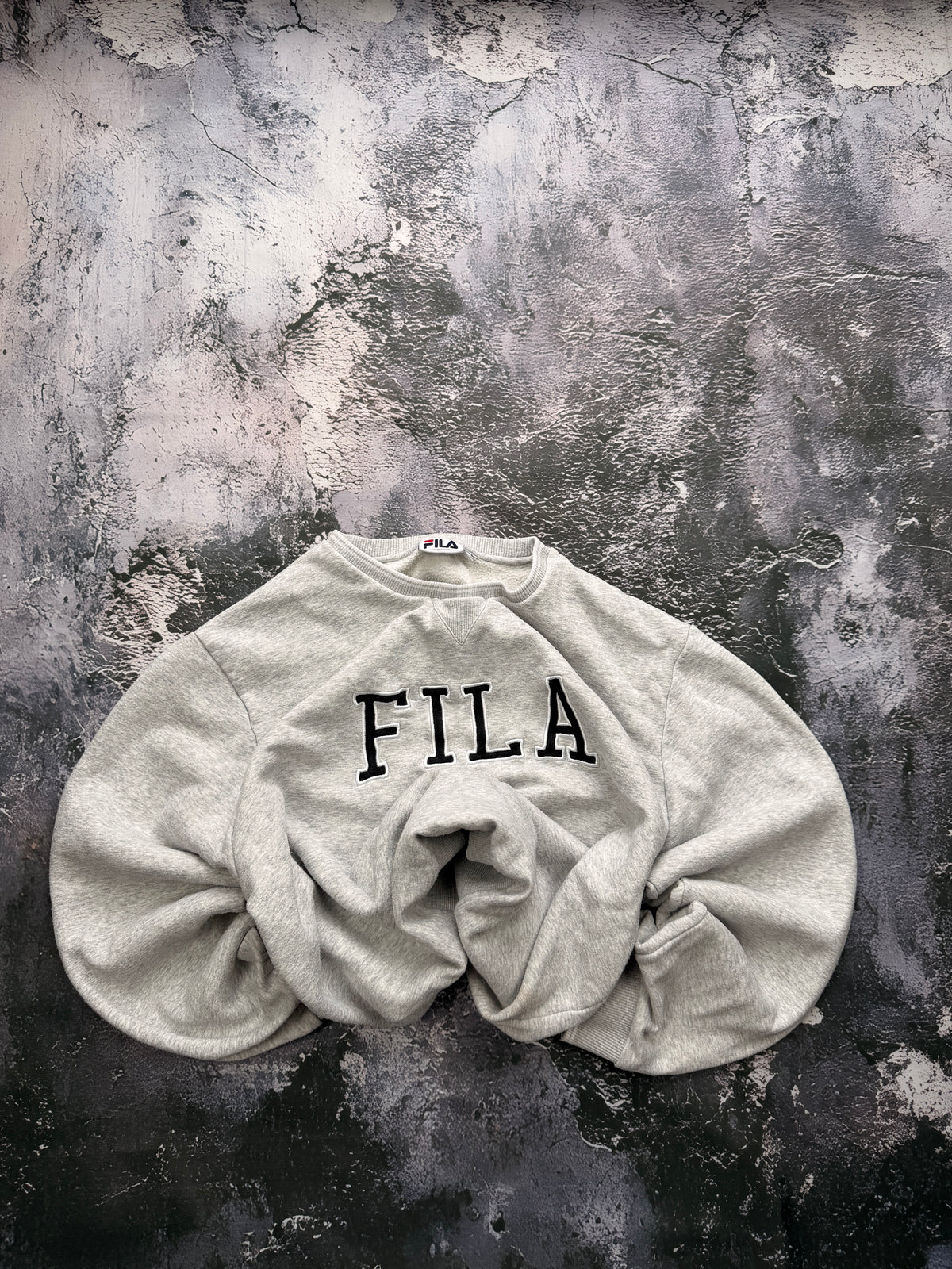 Bluza FILA szara z dużym logo – krój oversize – L – zdjęcie główne
