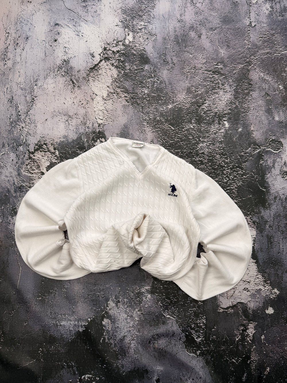 Sweter U.S. Polo Assn. biały w warkocze – krój prosty – XS