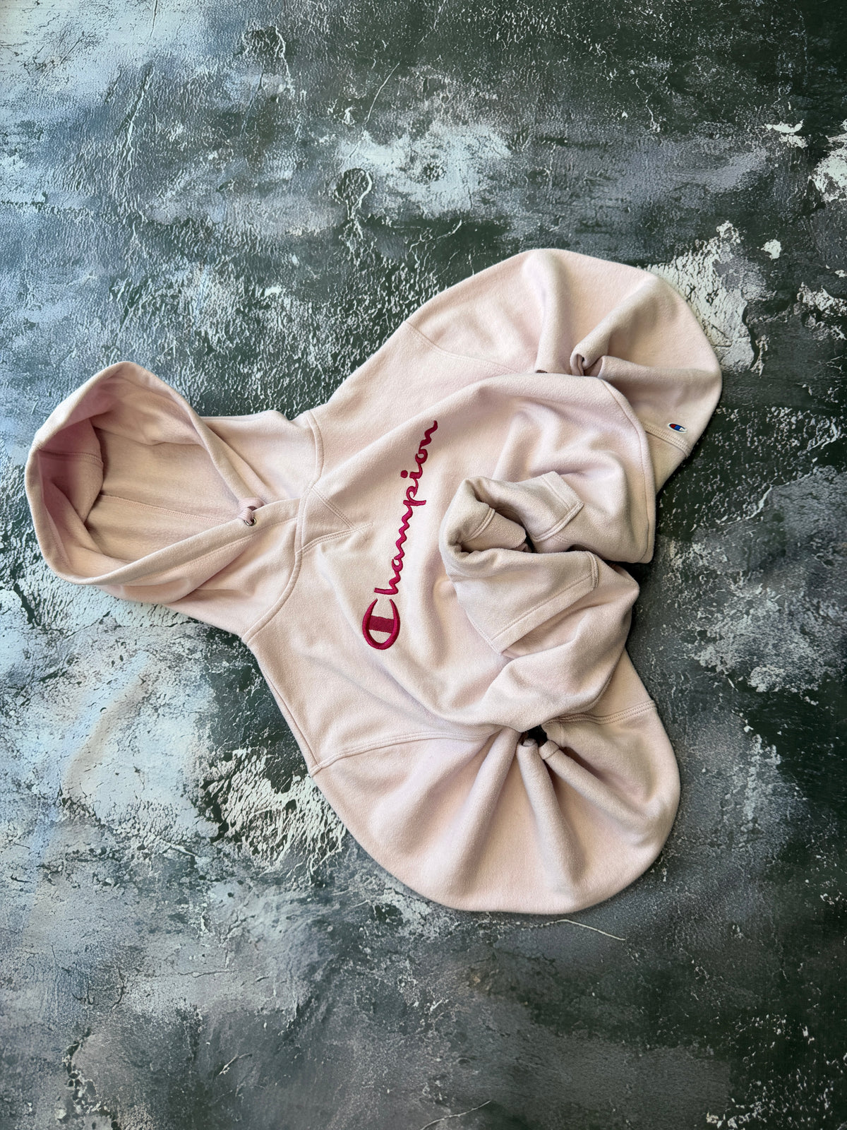 Bluza Champion jasnoróżowa krótka z kapturem – krój prosty – S — ujęcie dodatkowe 3