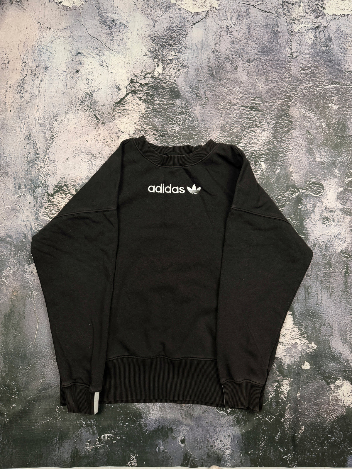 Bluza Adidas Originals czarna rozpinana z haftem Trefoil – krój prosty – XL — przod