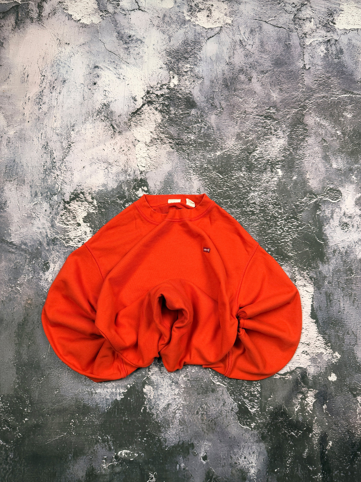 Bluza Tommy Hilfiger pomarańczowa z małym haftem – krój prosty – M — centralne