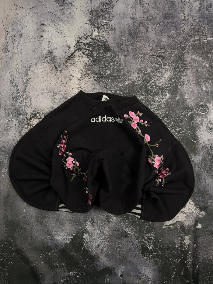 Bluza Adidas Originals czarna crewneck z motywem sakury — Sakura
