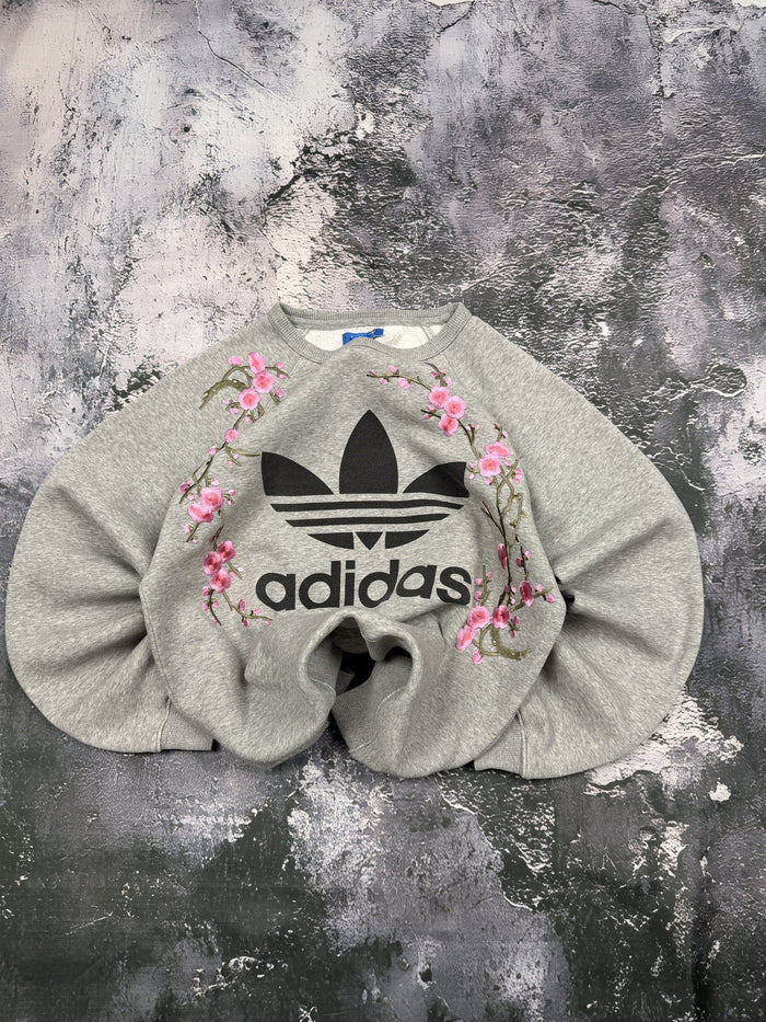 Bluza Adidas Originals szara z dużym Trefoil i motywem sakury — Sakura