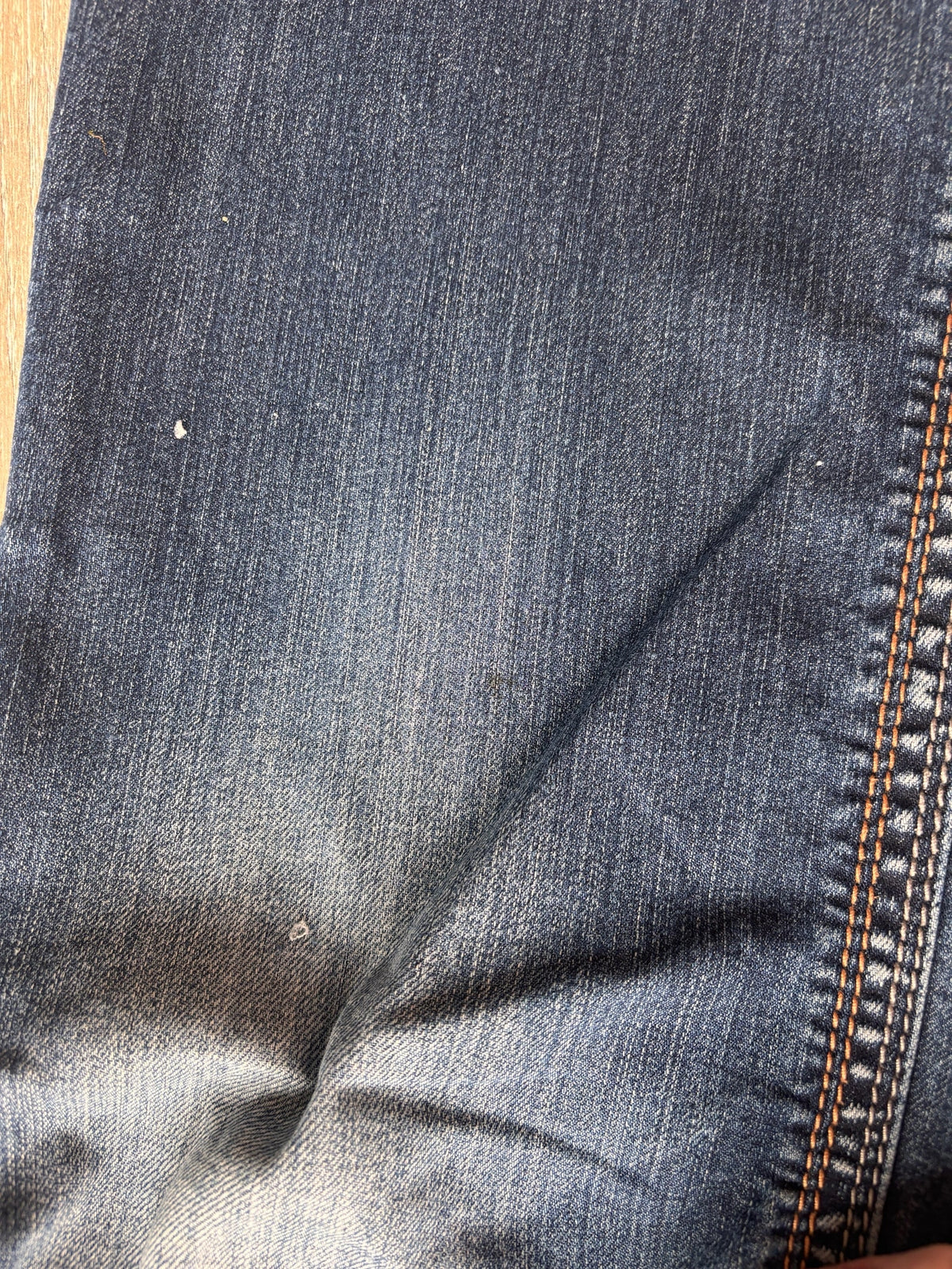 Przetarcia denimu